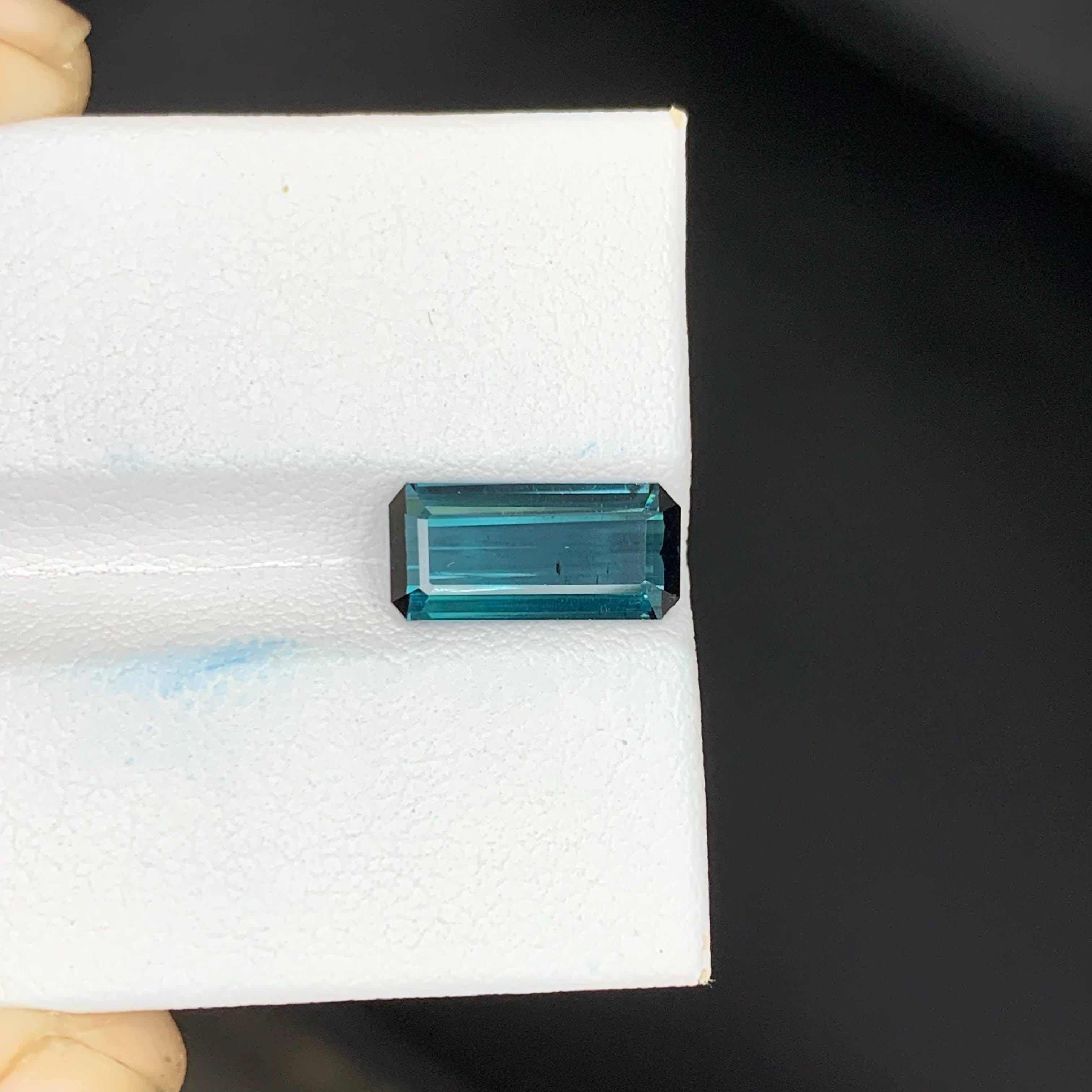 2.25 Carat Natural Loose Deep Blue Color Tourmaline Emerald Cut Afghan Gemstone (pierre précieuse afghane) en vente 4