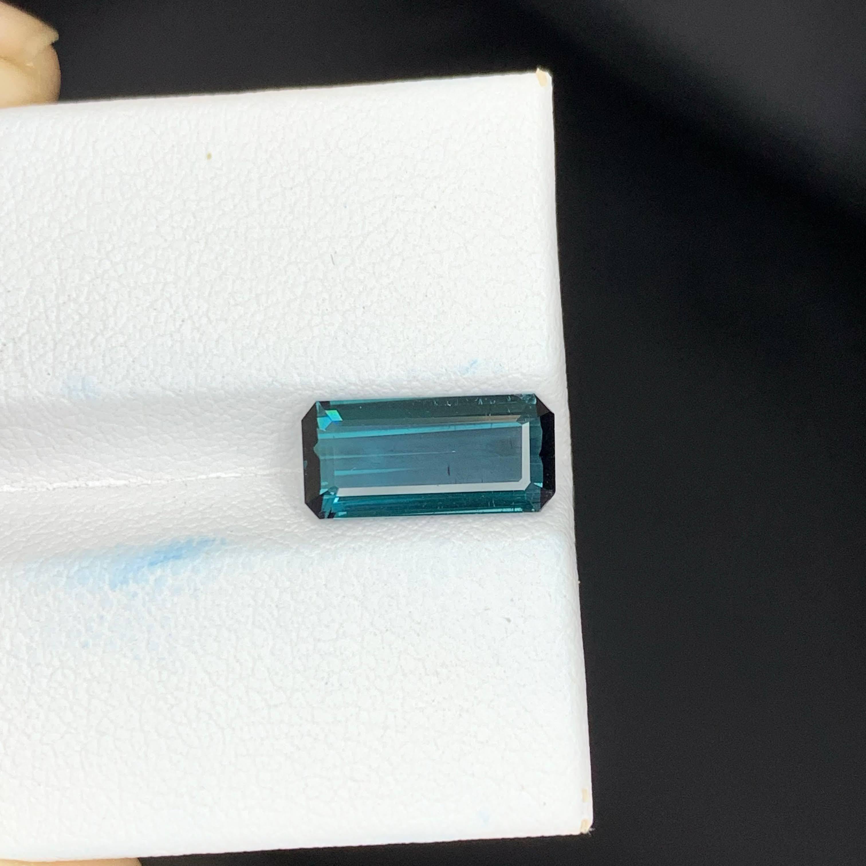 2.25 Carat Natural Loose Deep Blue Color Tourmaline Emerald Cut Afghan Gemstone (pierre précieuse afghane) en vente 5