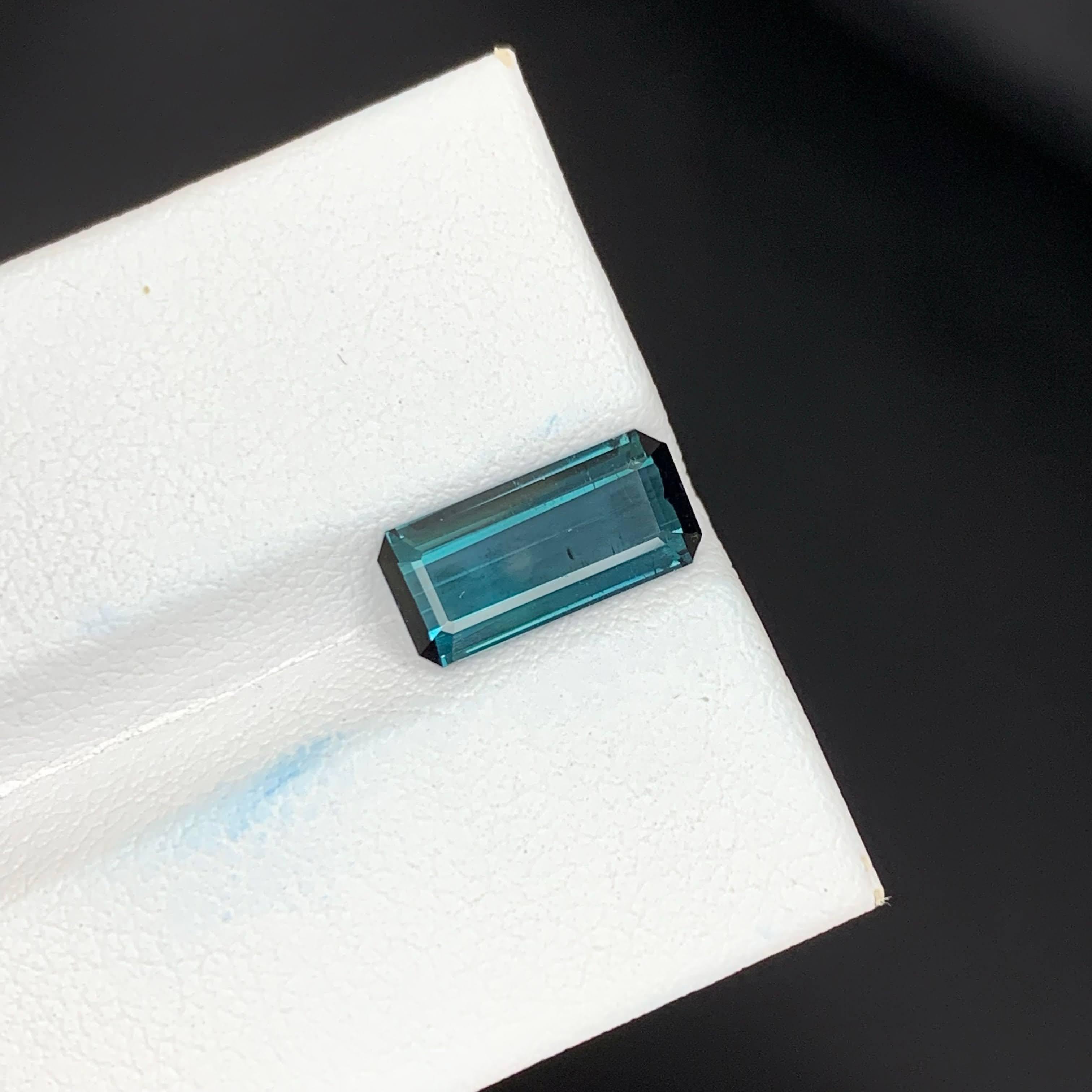 Taille émeraude 2.25 Carat Natural Loose Deep Blue Color Tourmaline Emerald Cut Afghan Gemstone (pierre précieuse afghane) en vente