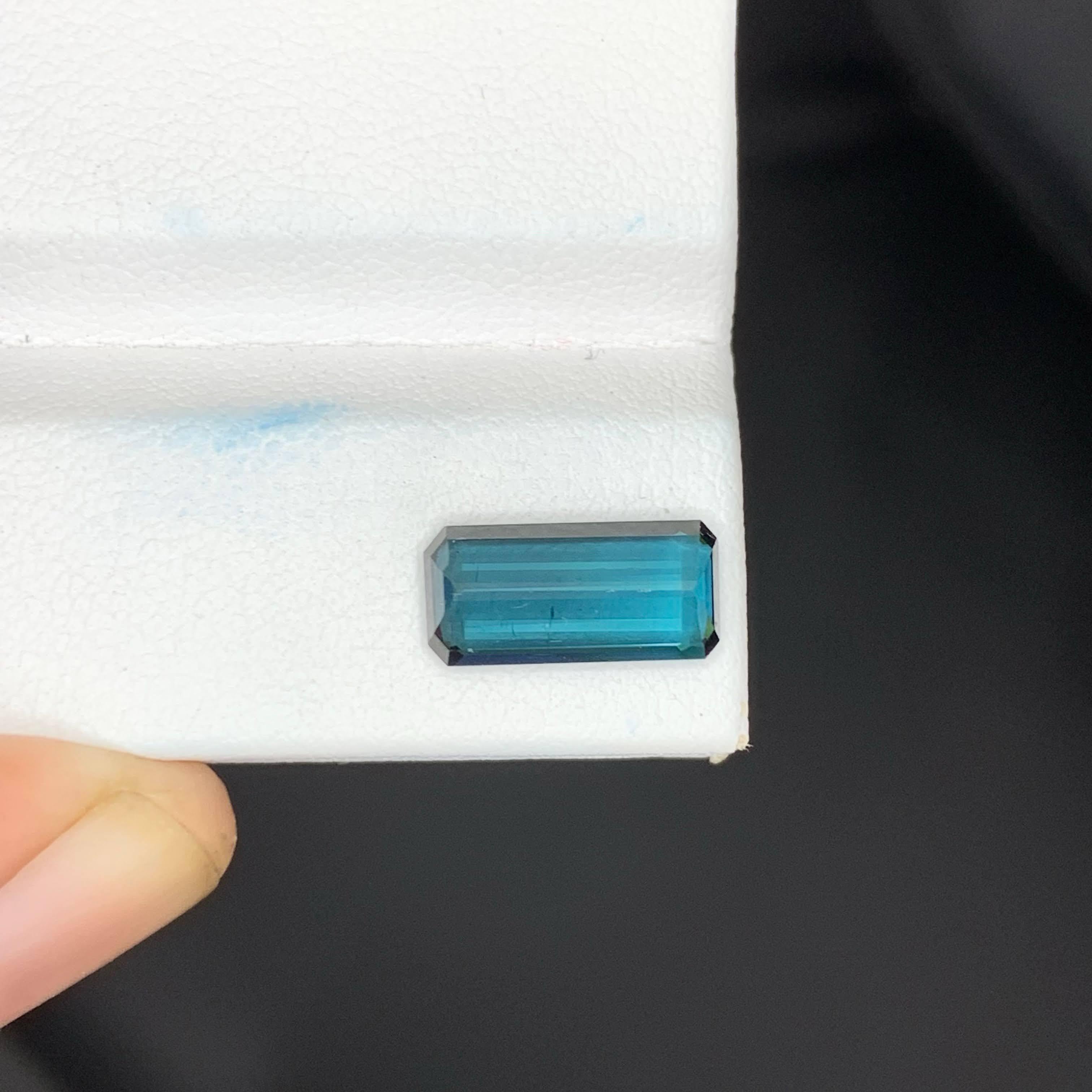 2.25 Carat Natural Loose Deep Blue Color Tourmaline Emerald Cut Afghan Gemstone (pierre précieuse afghane) Neuf - En vente à Bangkok, TH