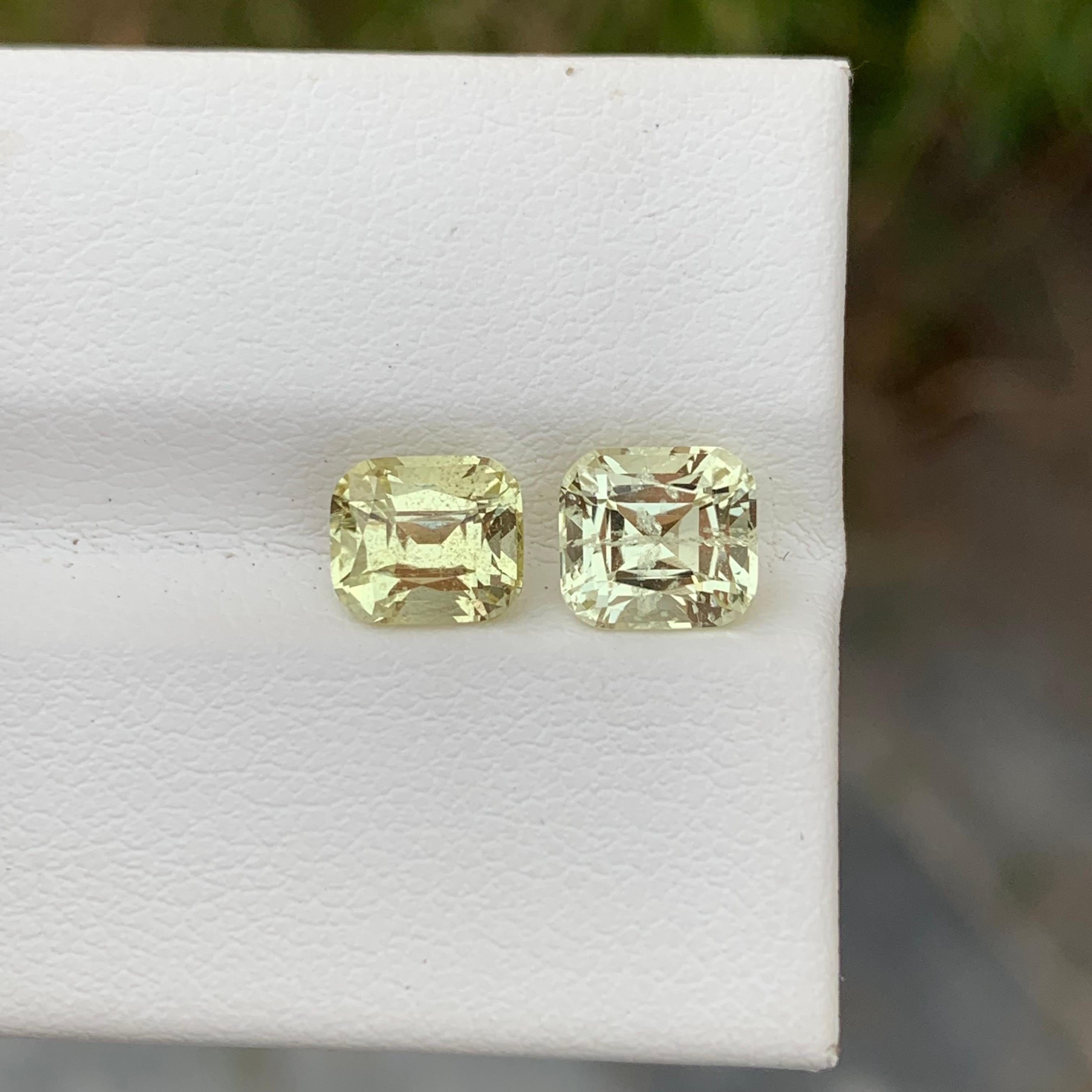 2,25 Karat natürlicher, loser Dual Heliodor in quadratischer Form für die Schmuckherstellung im Angebot 1
