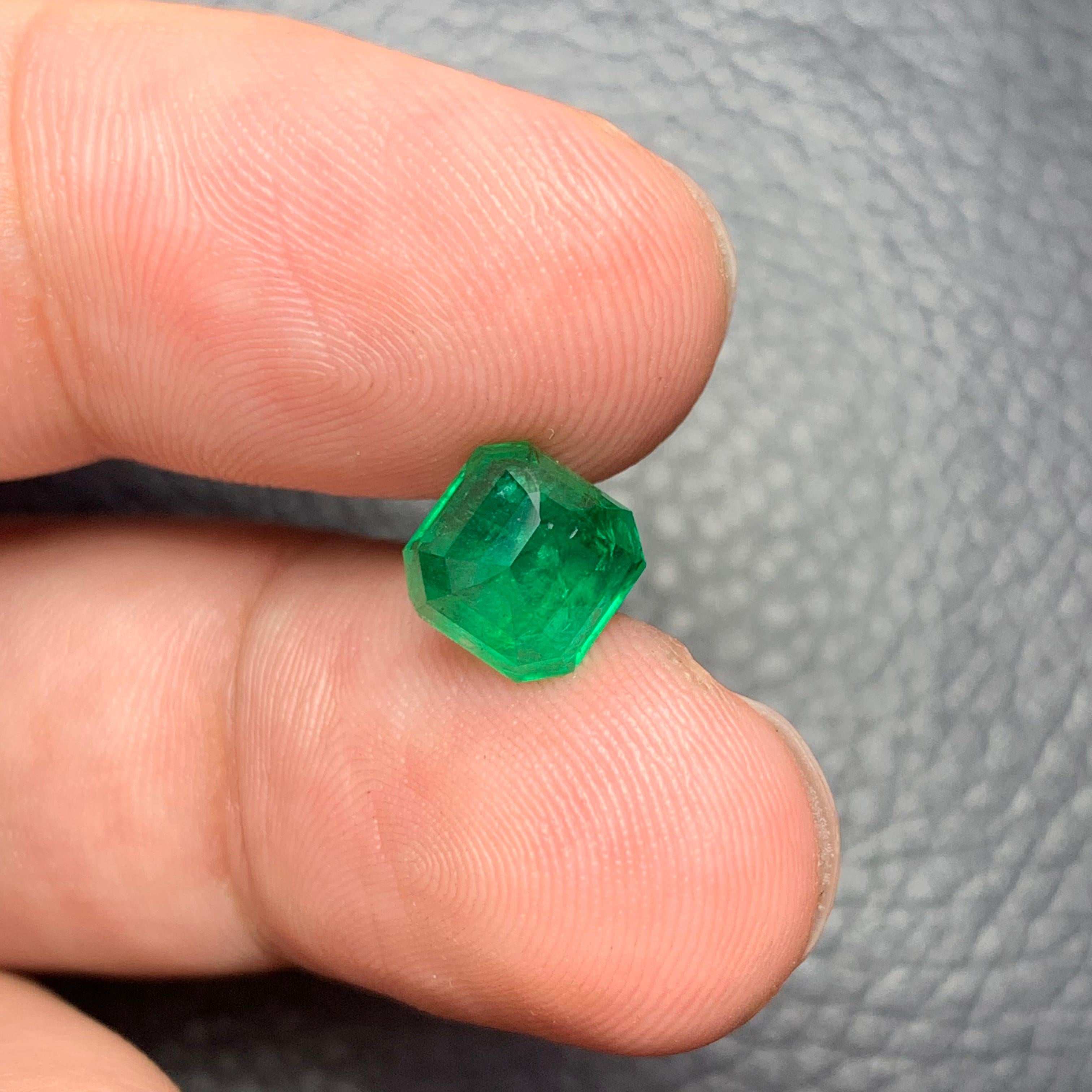 da uomo o donna Top Quality 2.25 Carat Natural Loose Emerald Square Cut Gemstone in vendita