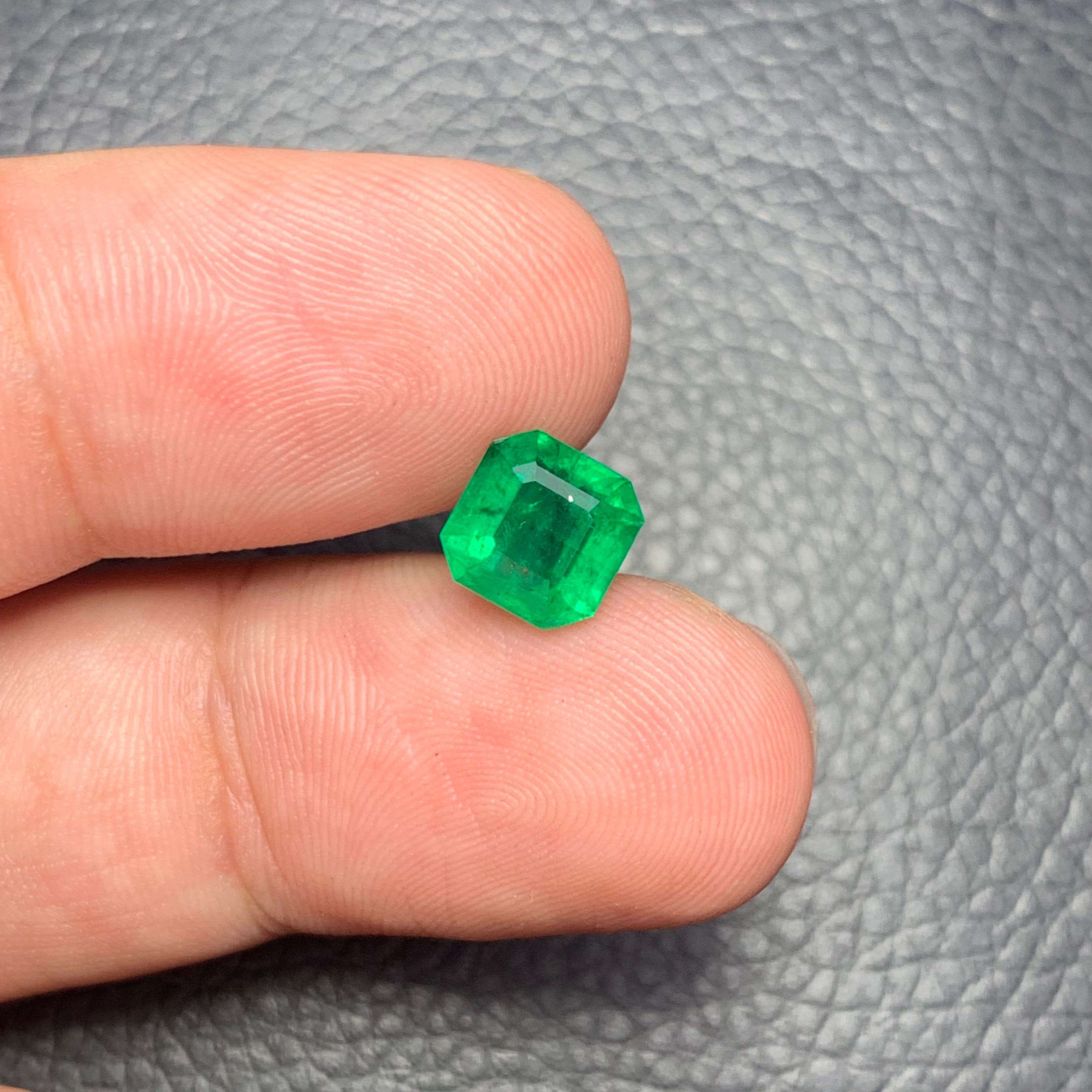Top Quality 2.25 Carat Natural Loose Emerald Square Cut Gemstone in vendita 1