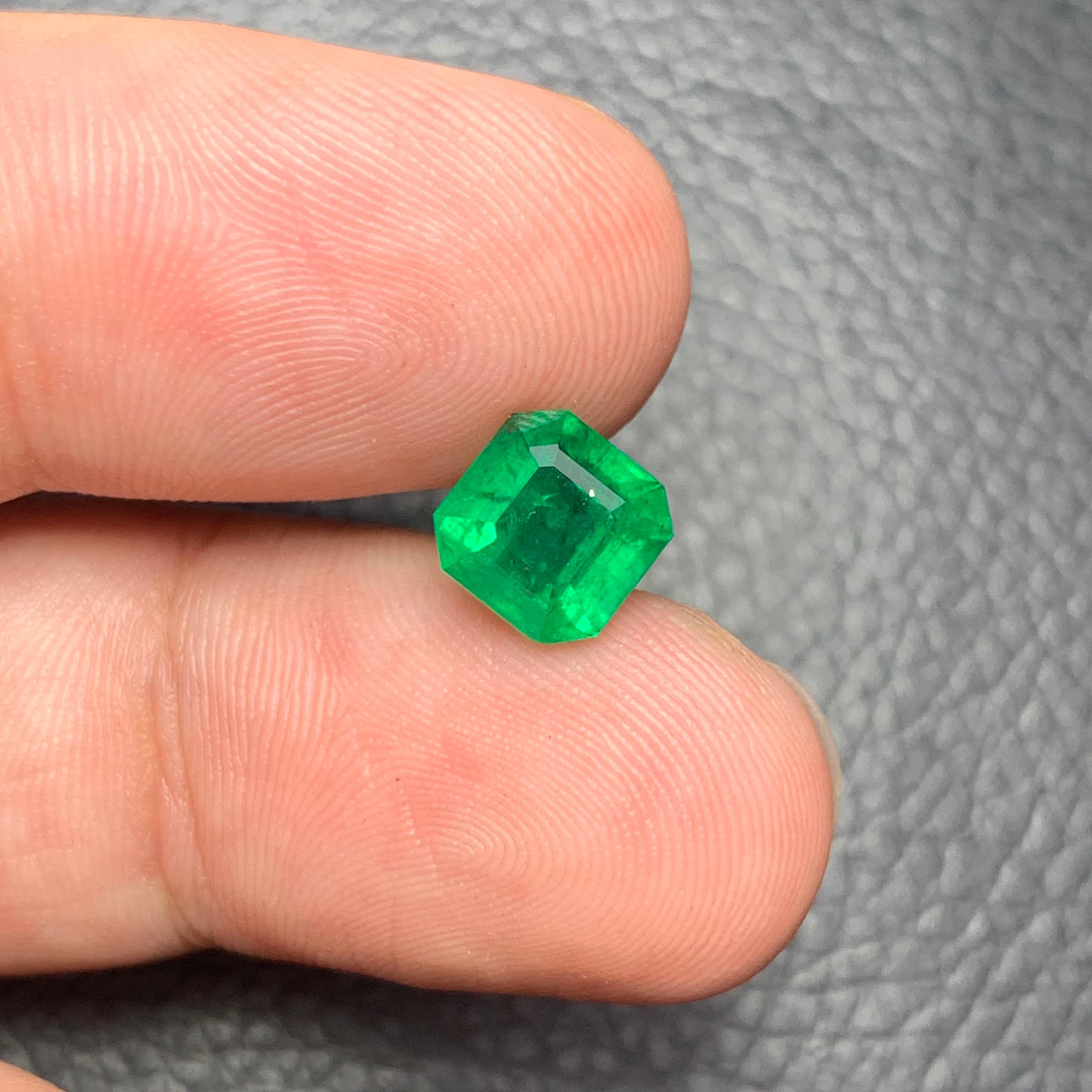 Top Quality 2.25 Carat Natural Loose Emerald Square Cut Gemstone in vendita 2