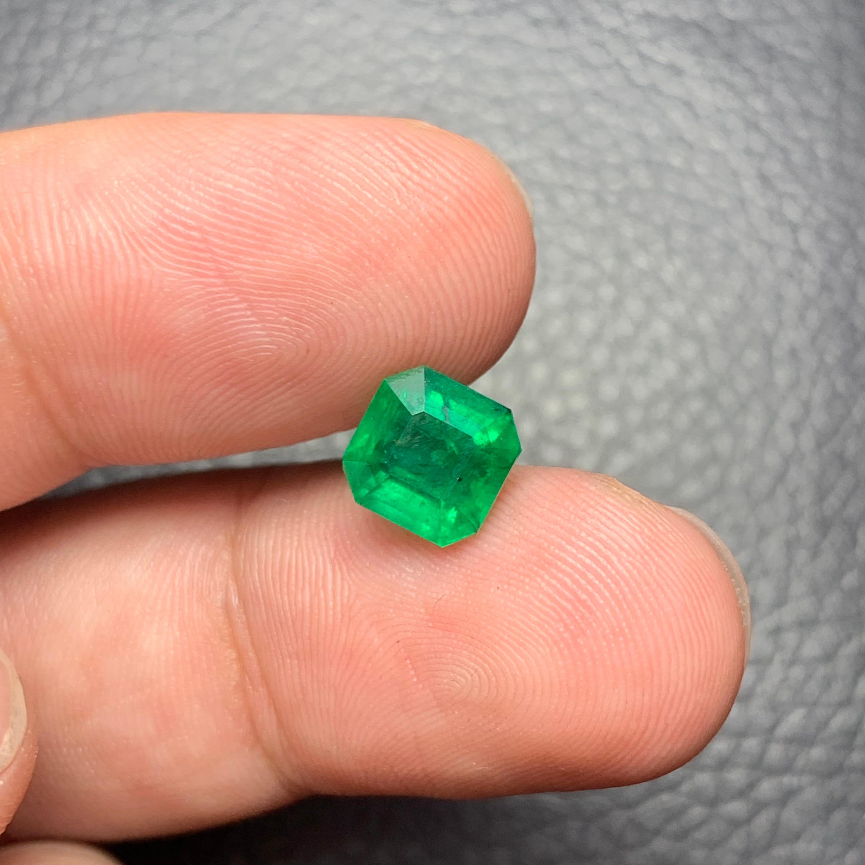 Top Quality 2.25 Carat Natural Loose Emerald Square Cut Gemstone in vendita 3