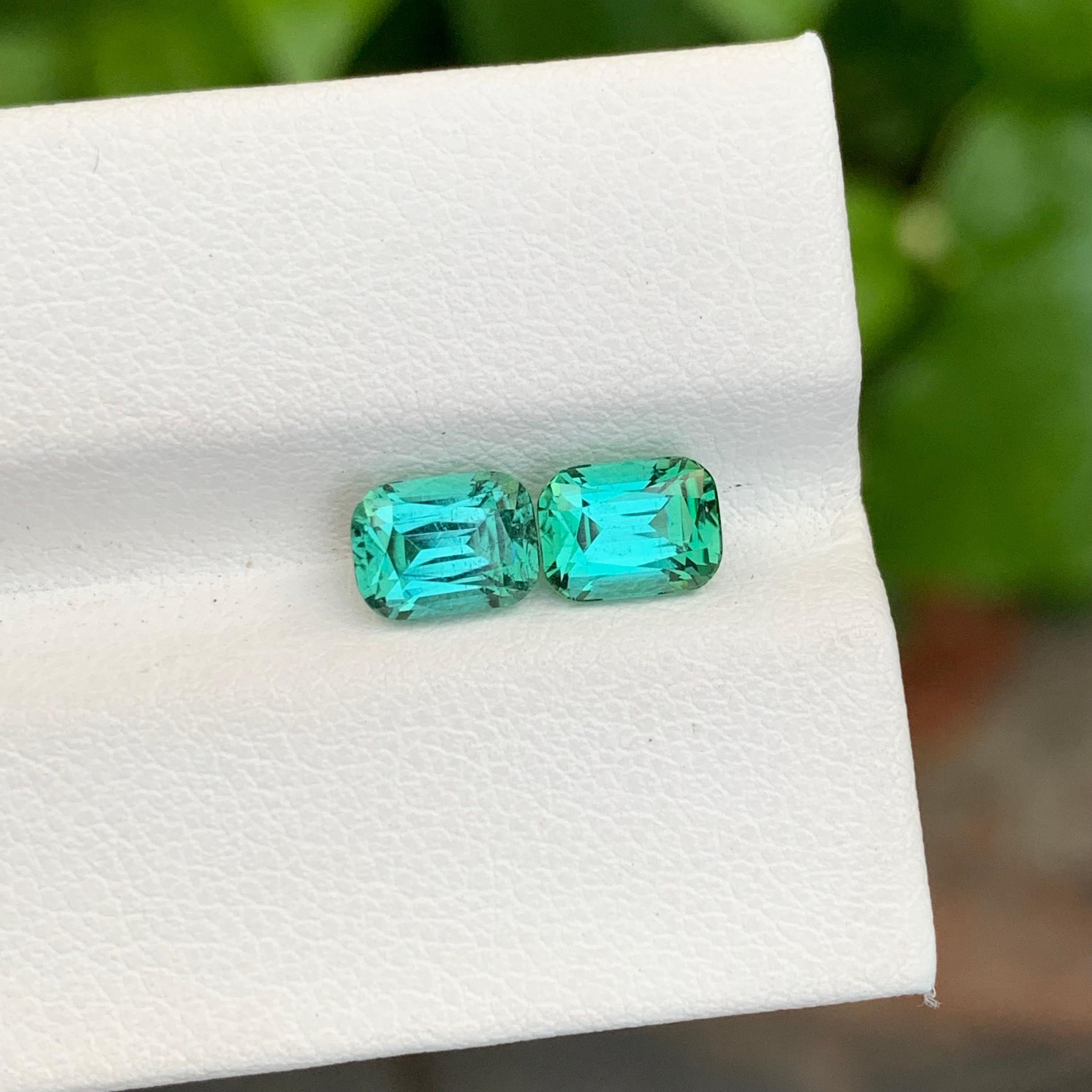 2.25 Carat Natural Loose Green Lagoon Dual Tourmaline Cushion Shape Gemstone (pierre précieuse en forme de coussin) en vente 3
