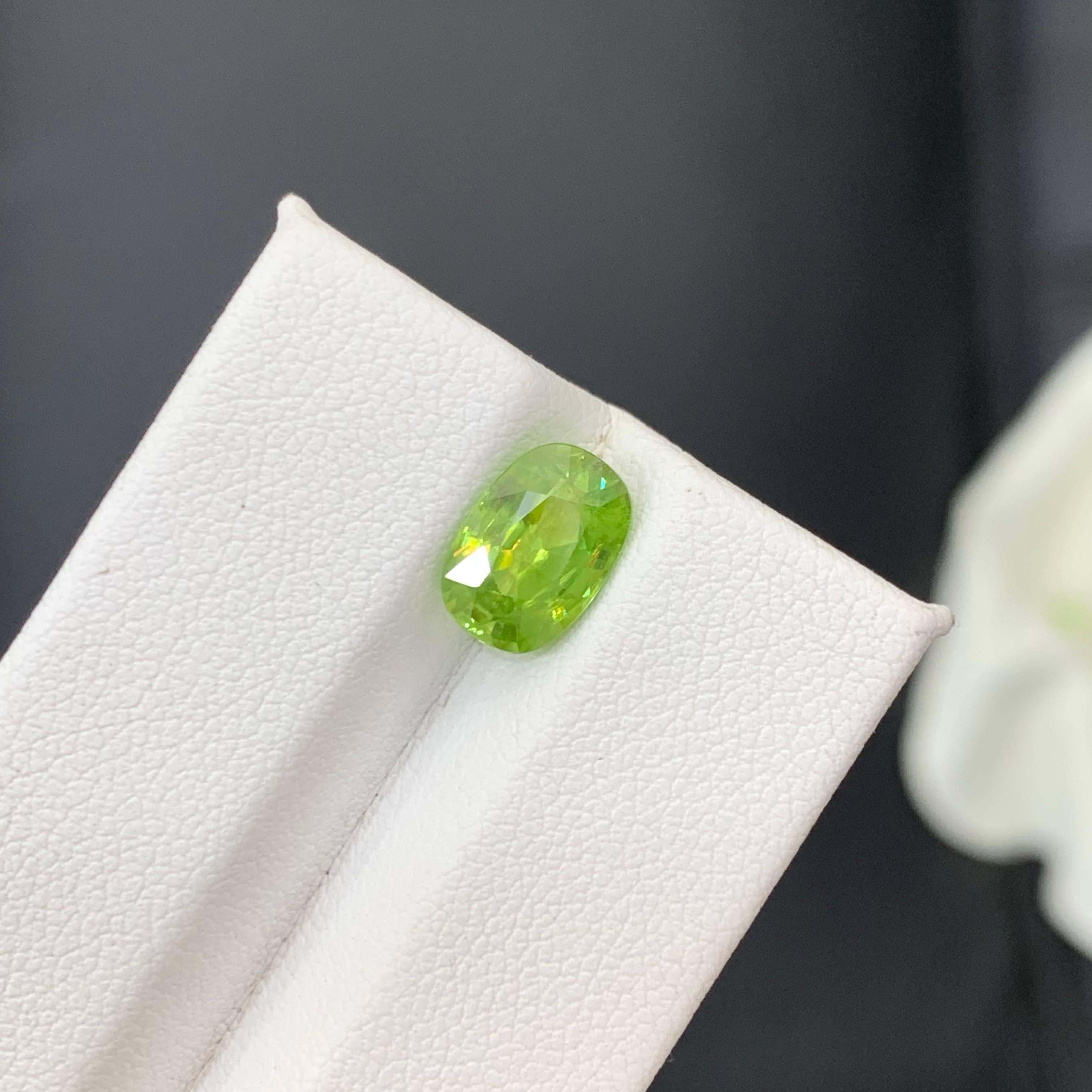 2.25 Carat Natural Loose Green Sphene Stone Oval Shaped Madagascar's Gemstone For Sale 2