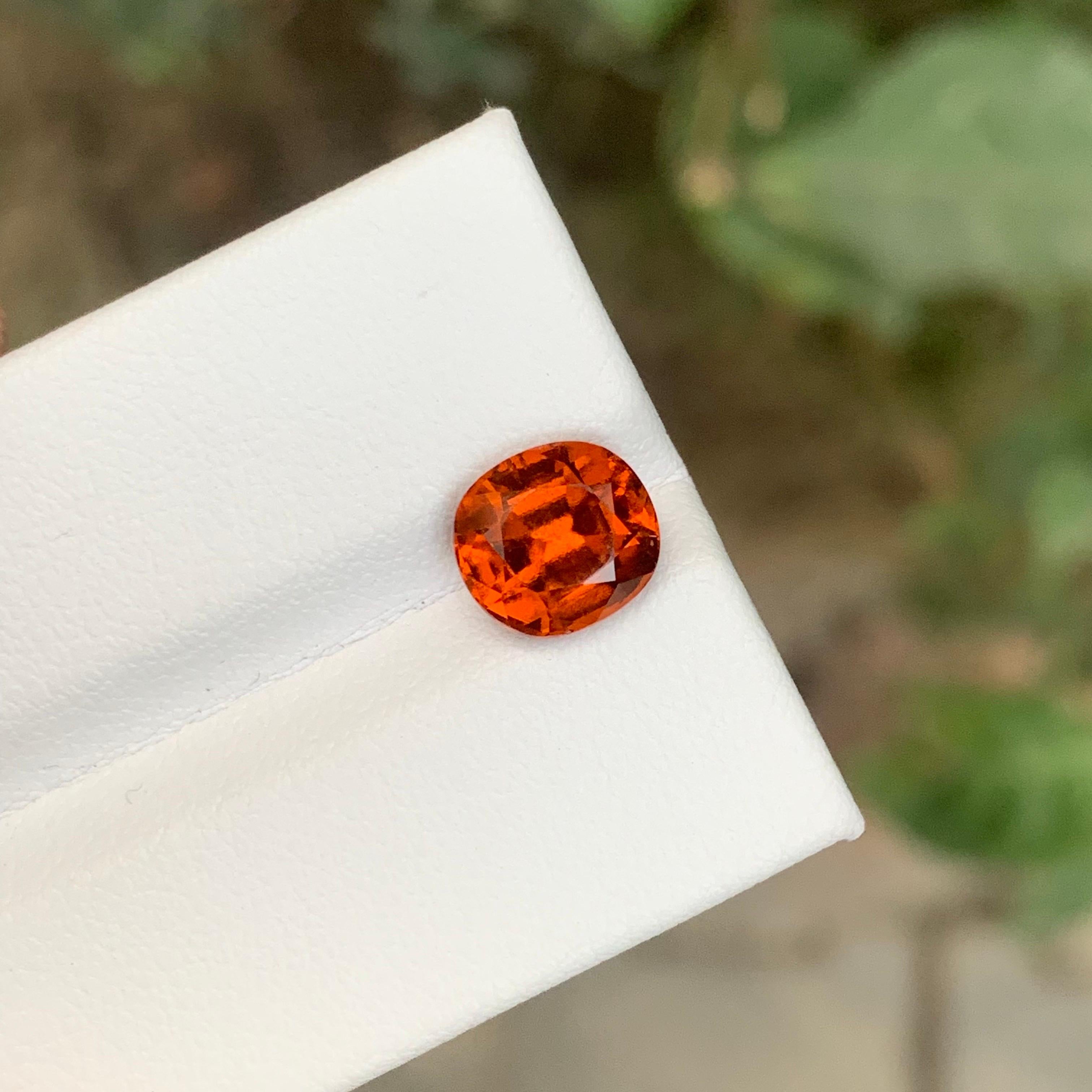 2,25 carati di granato di assonite naturale sfuso con taglio a cuscino in vendita 4