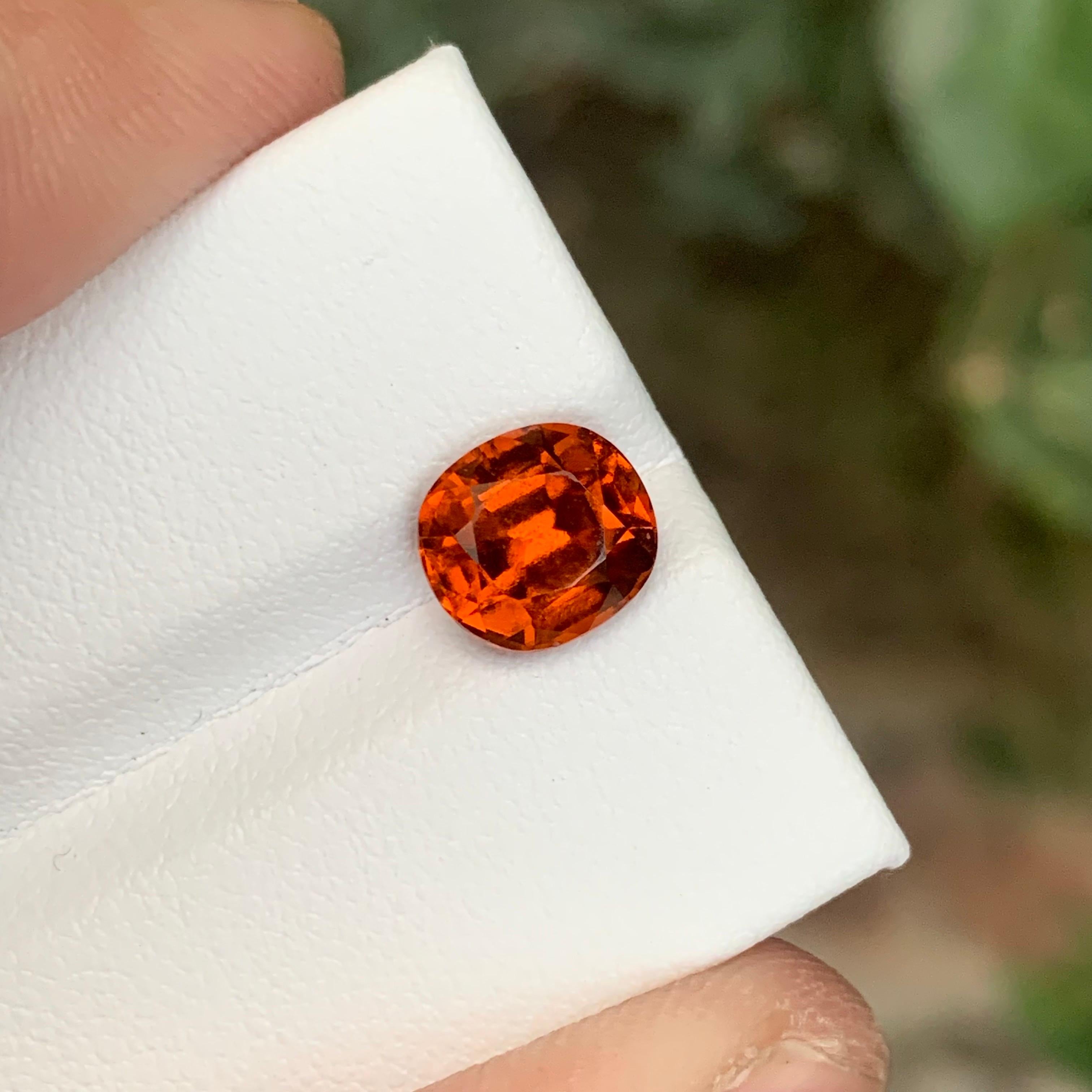 2,25 carati di granato di assonite naturale sfuso con taglio a cuscino In condizioni Nuovo in vendita a Peshawar, PK