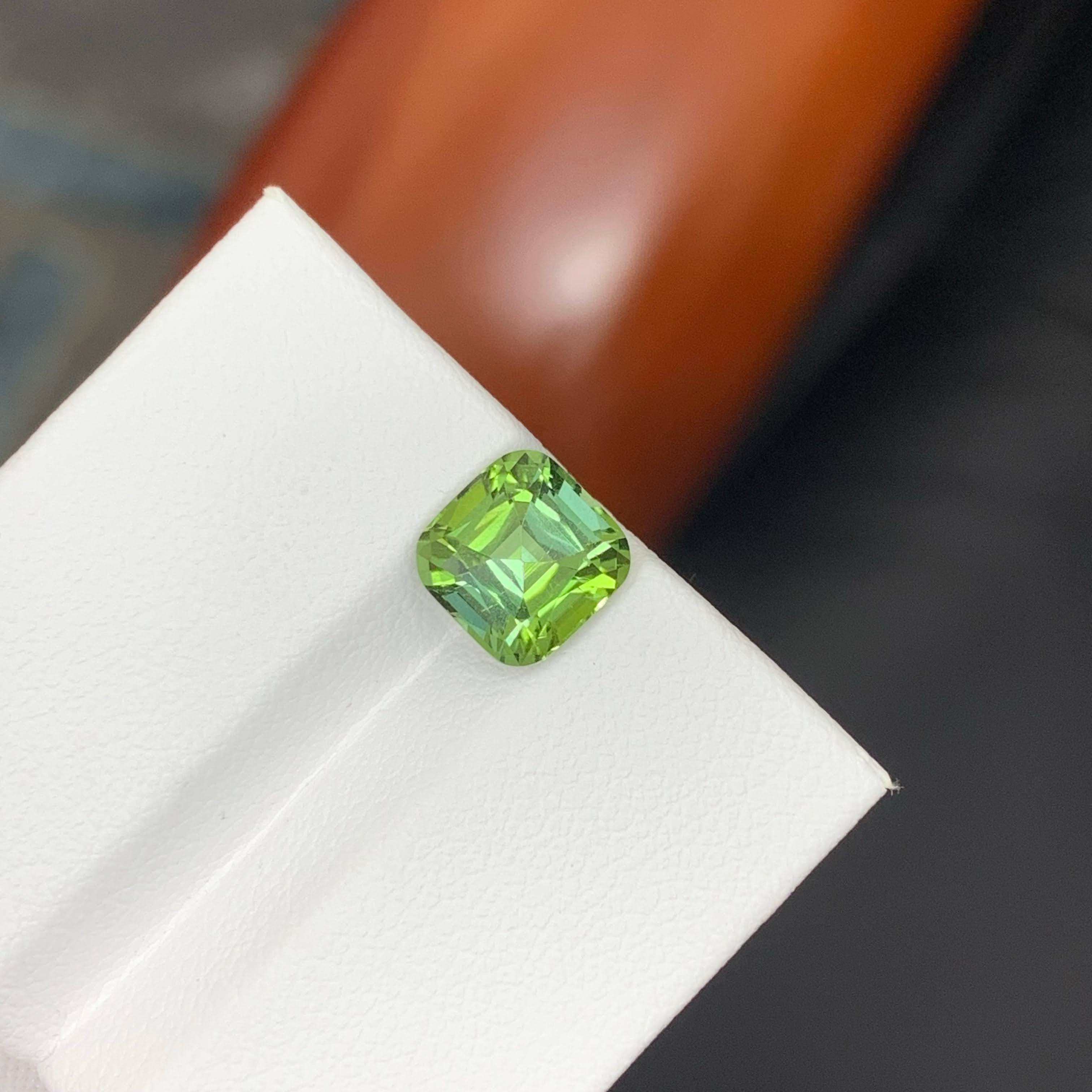 2.25 Carati di tormalina verde menta naturale sfusa con taglio a cuscino Gemma afgana In condizioni Nuovo in vendita a Bangkok, TH