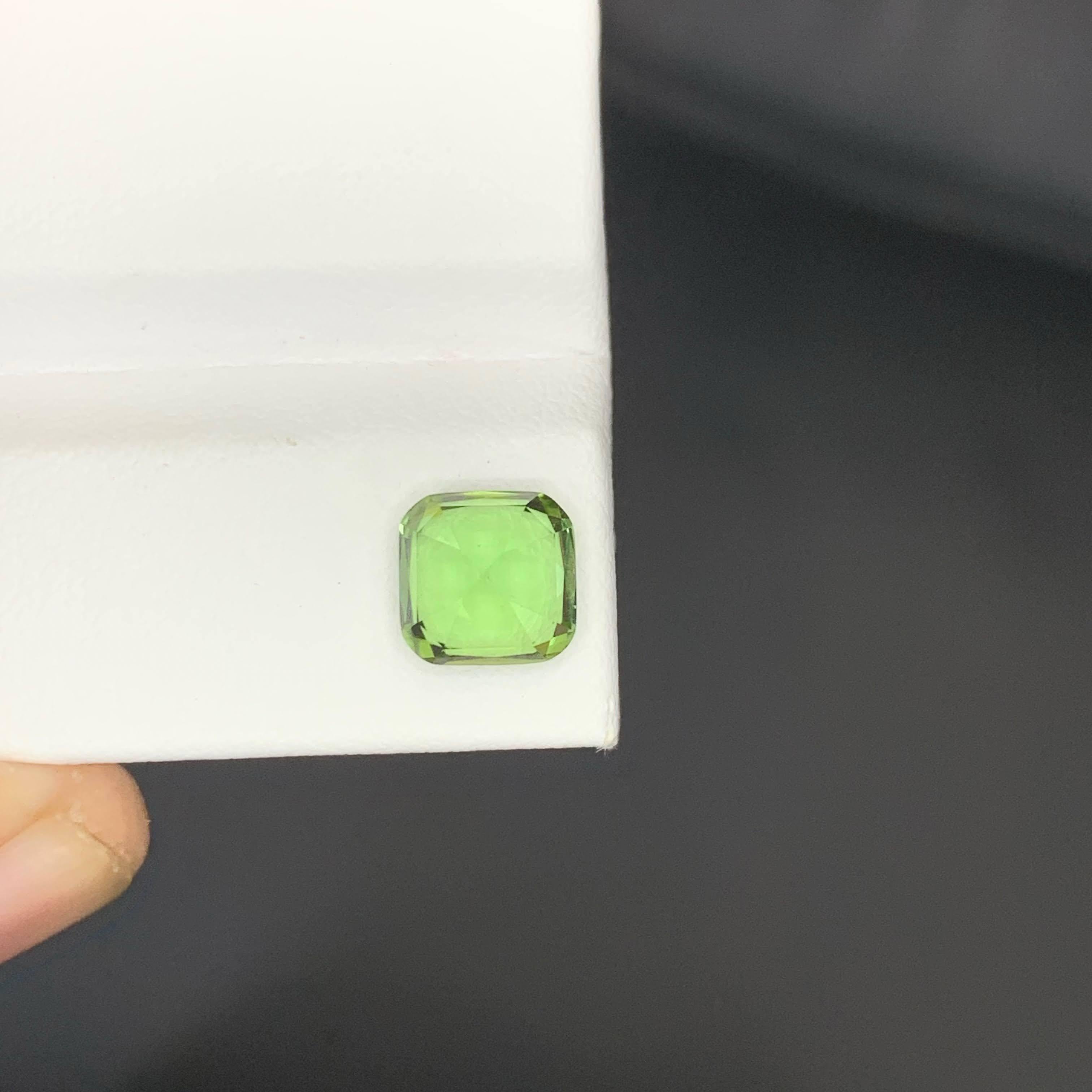 2.25 Carati di tormalina verde menta naturale sfusa con taglio a cuscino Gemma afgana in vendita 2