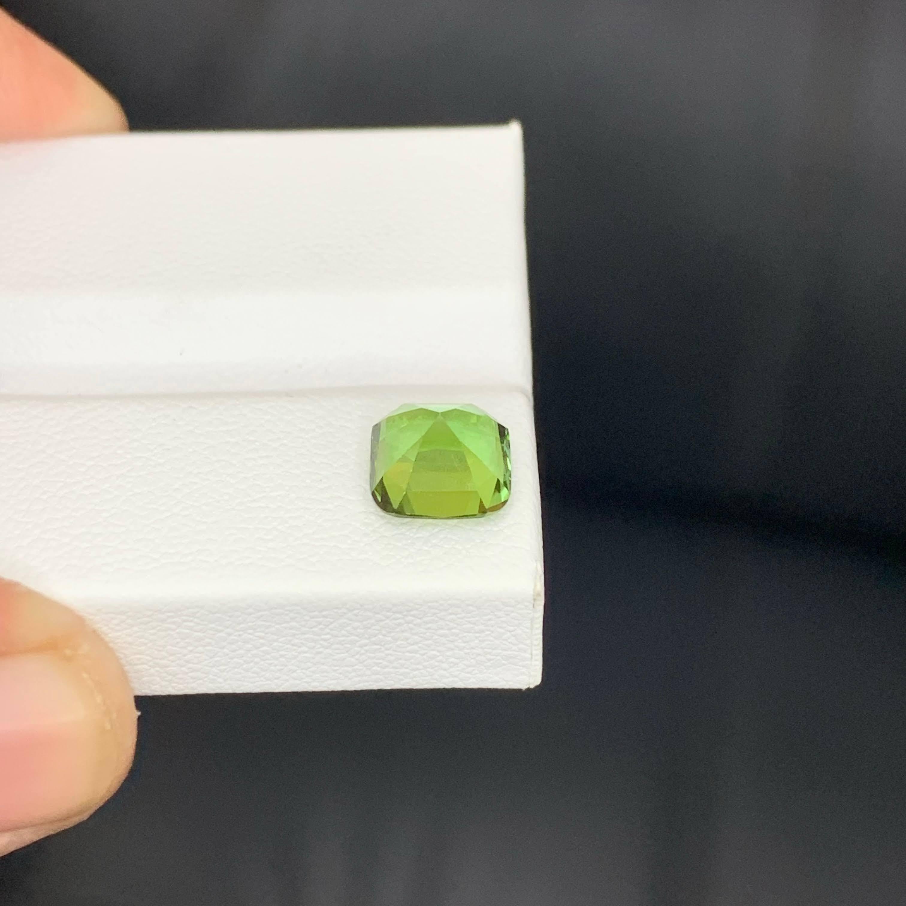 2.25 Carati di tormalina verde menta naturale sfusa con taglio a cuscino Gemma afgana in vendita 3