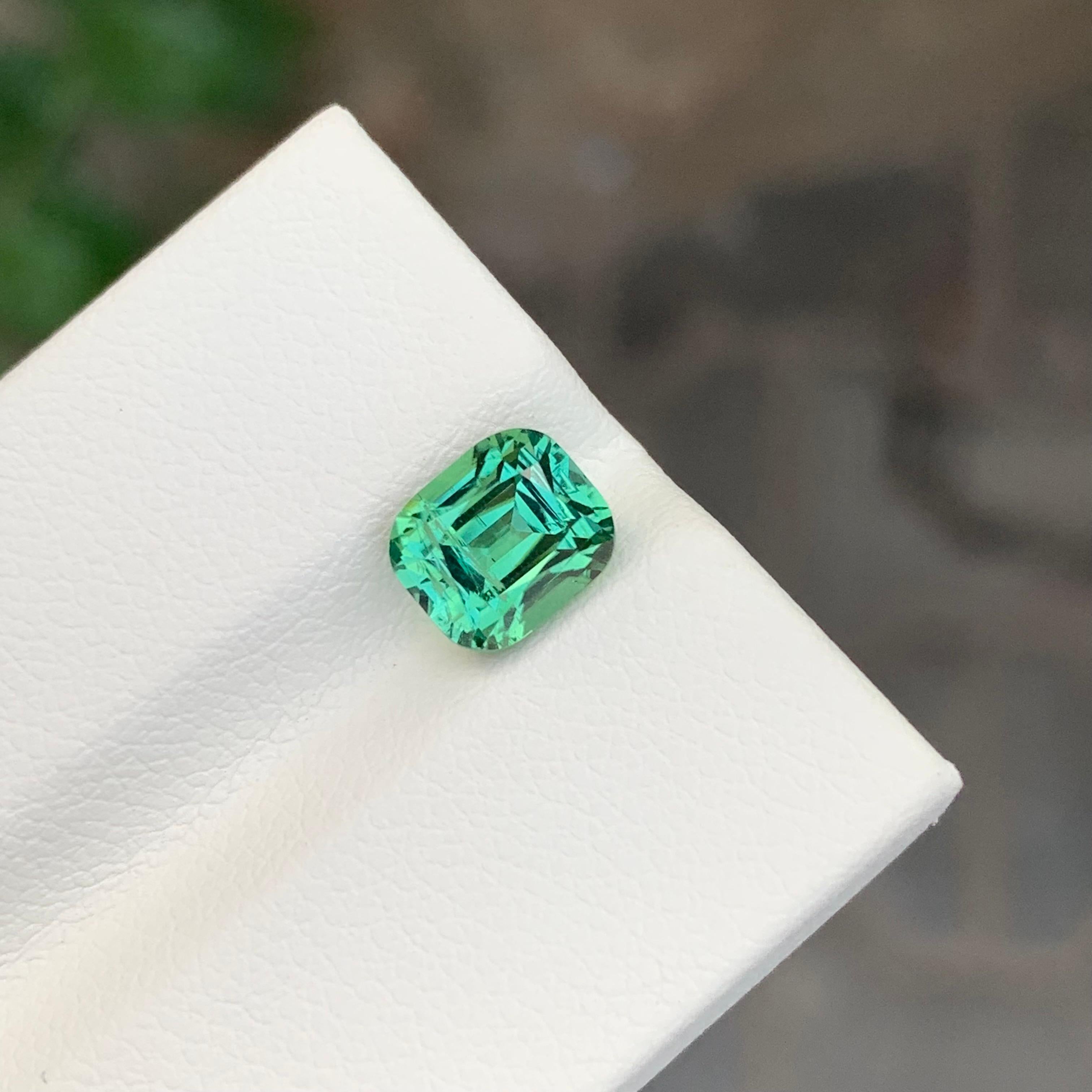 Gema natural suelta de turmalina verde menta en forma de cojín de 2,25 quilates en venta 1