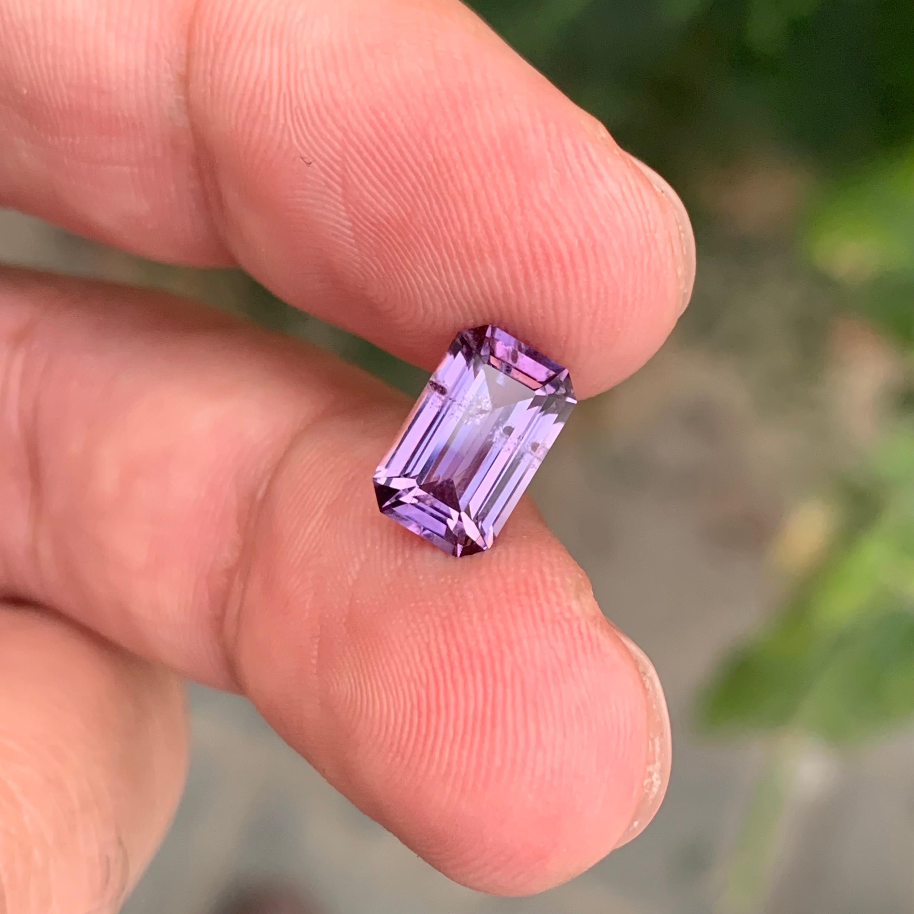 2.25 Carat Natural Loose Purplish Pink Spinel Emerald Shape Gem en vente 4