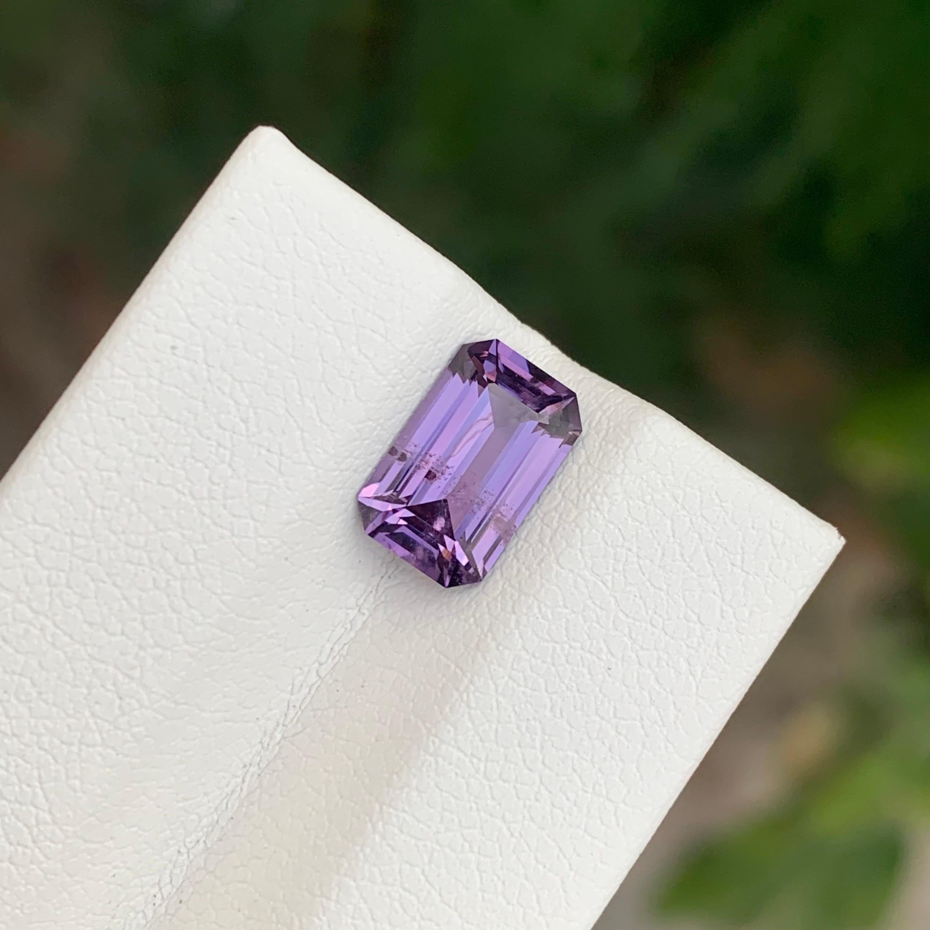 2.25 Carat Natural Loose Purplish Pink Spinel Emerald Shape Gem en vente 7