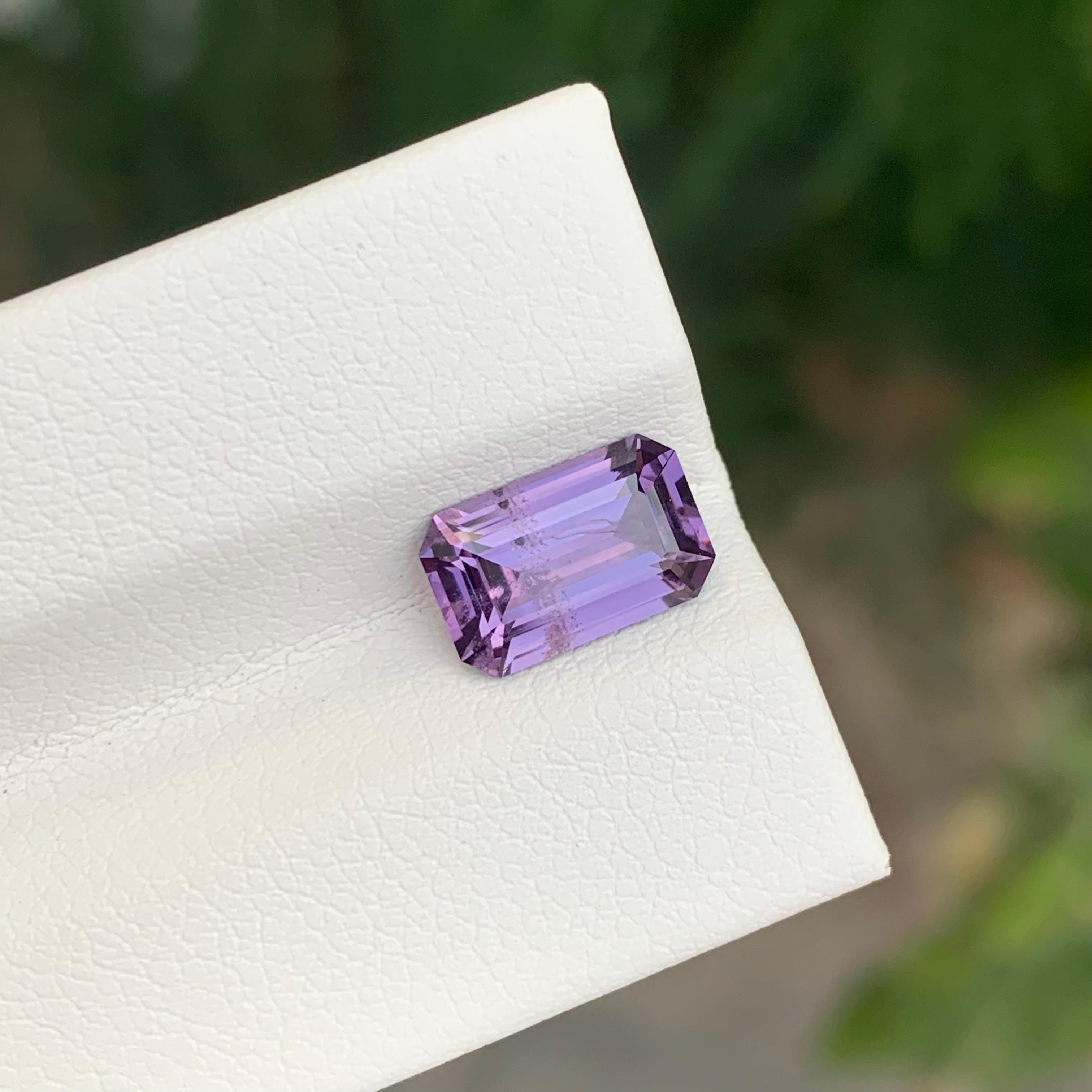 2.25 Carat Natural Loose Purplish Pink Spinel Emerald Shape Gem en vente 1