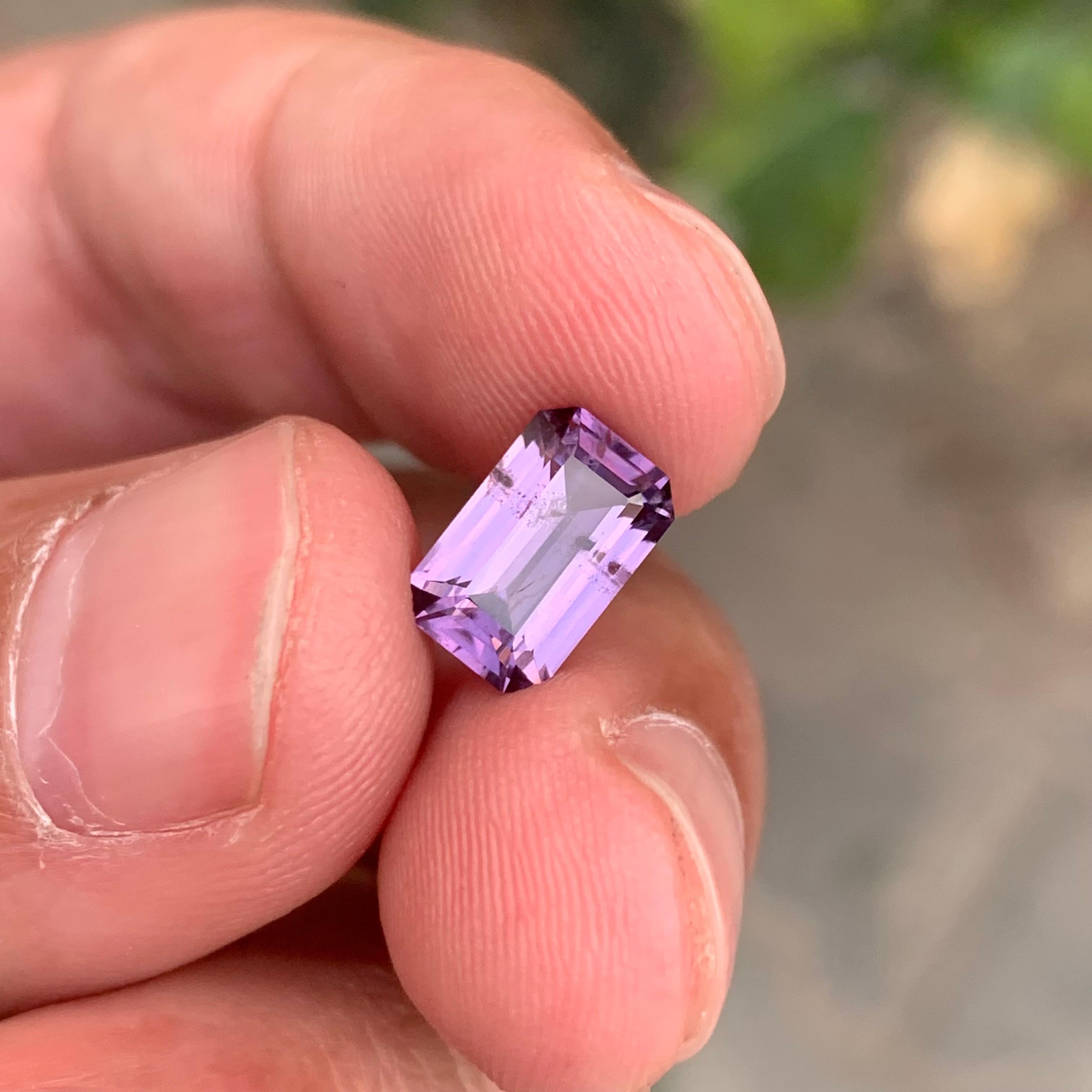 2.25 Carat Natural Loose Purplish Pink Spinel Emerald Shape Gem en vente 3