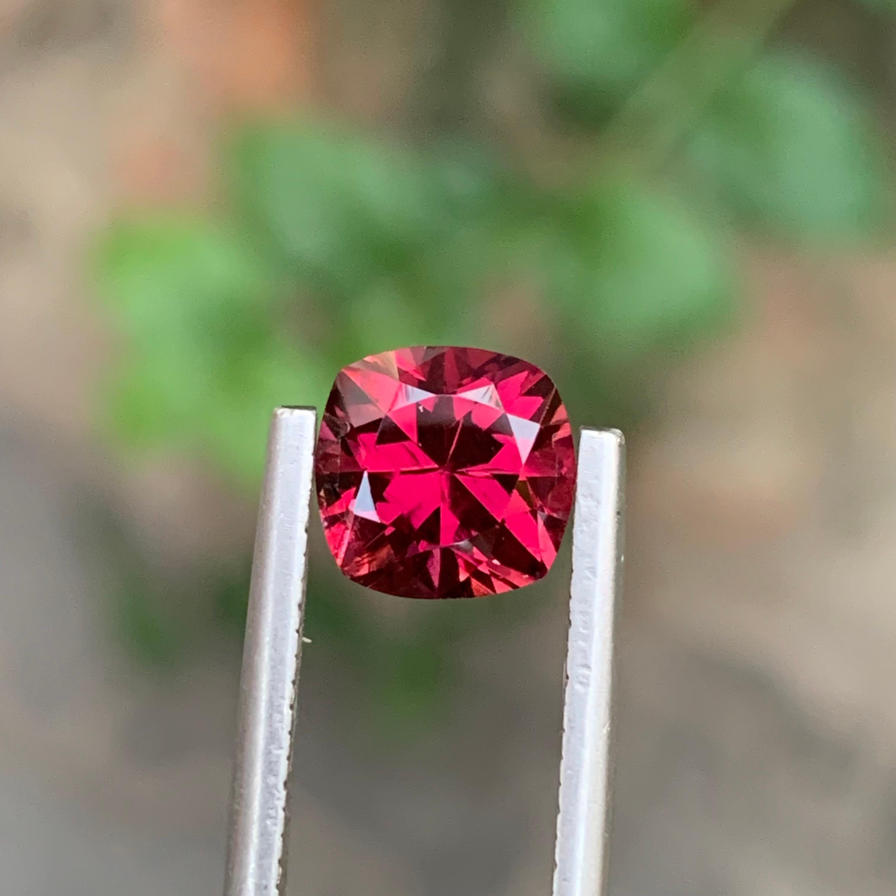 Pierre précieuse grenat rhodolite naturelle taille coussin de 2,25 carats en vente 4