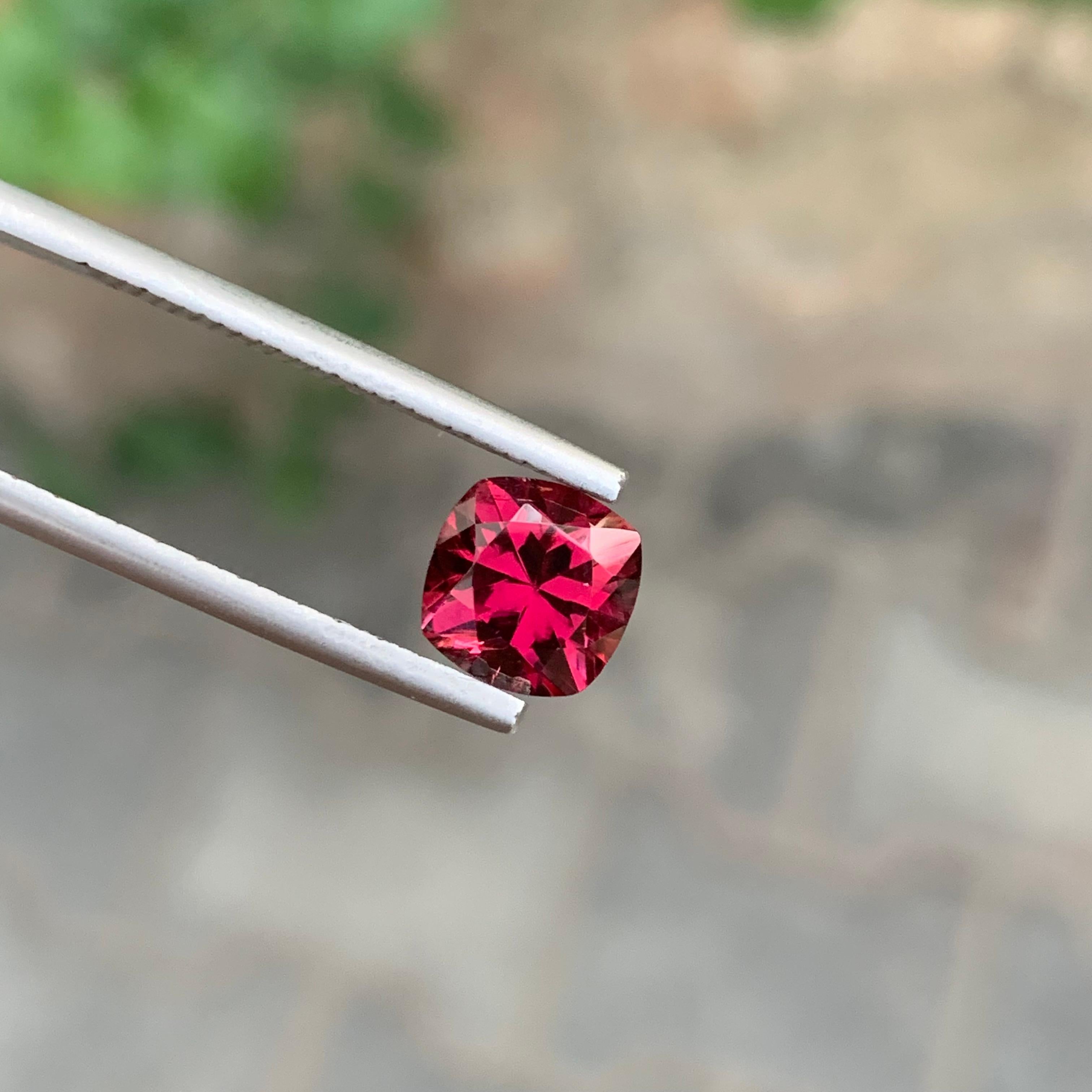 Pierre précieuse grenat rhodolite naturelle taille coussin de 2,25 carats en vente 5
