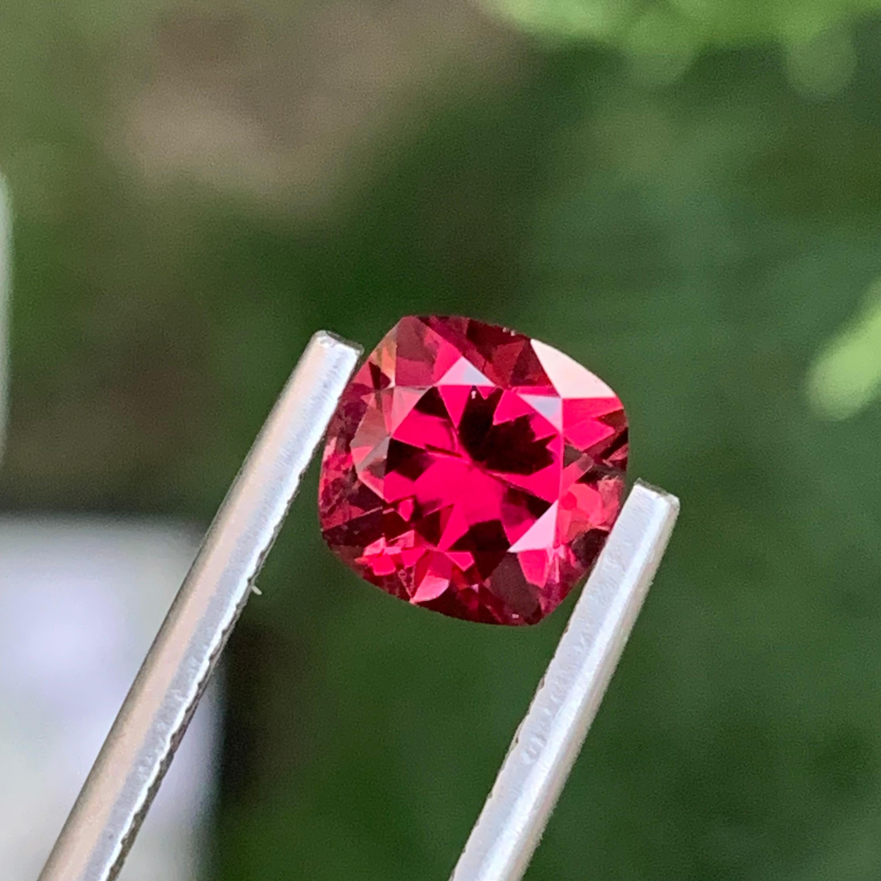 Pierre précieuse grenat rhodolite naturelle taille coussin de 2,25 carats en vente 2