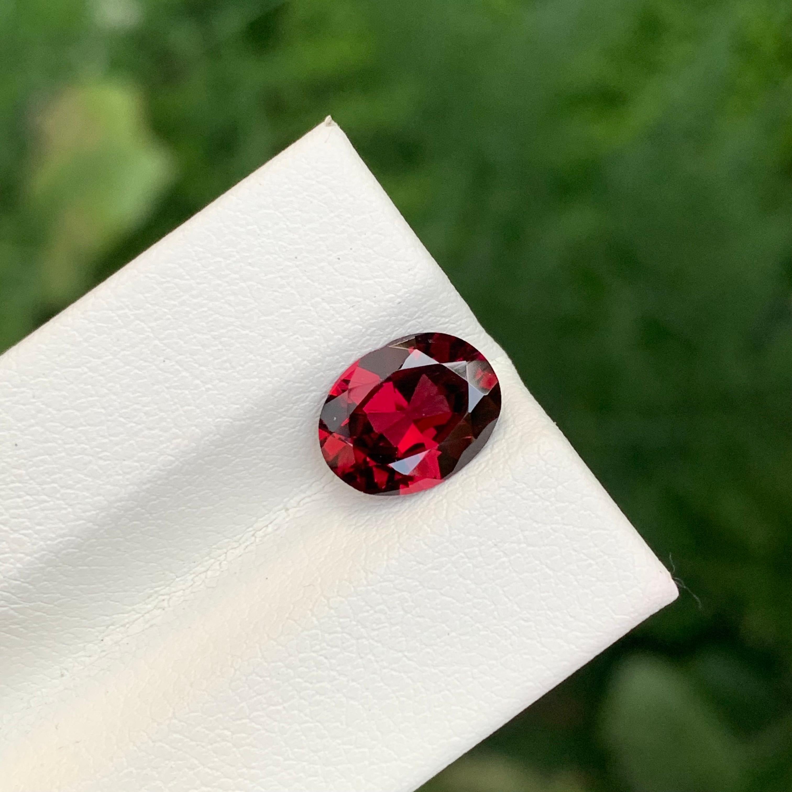 2.25 Carat Natural Loose Rhodolite Garnet Oval Shape Gemstone (grenat rhodolite en vrac de forme ovale) en vente 5