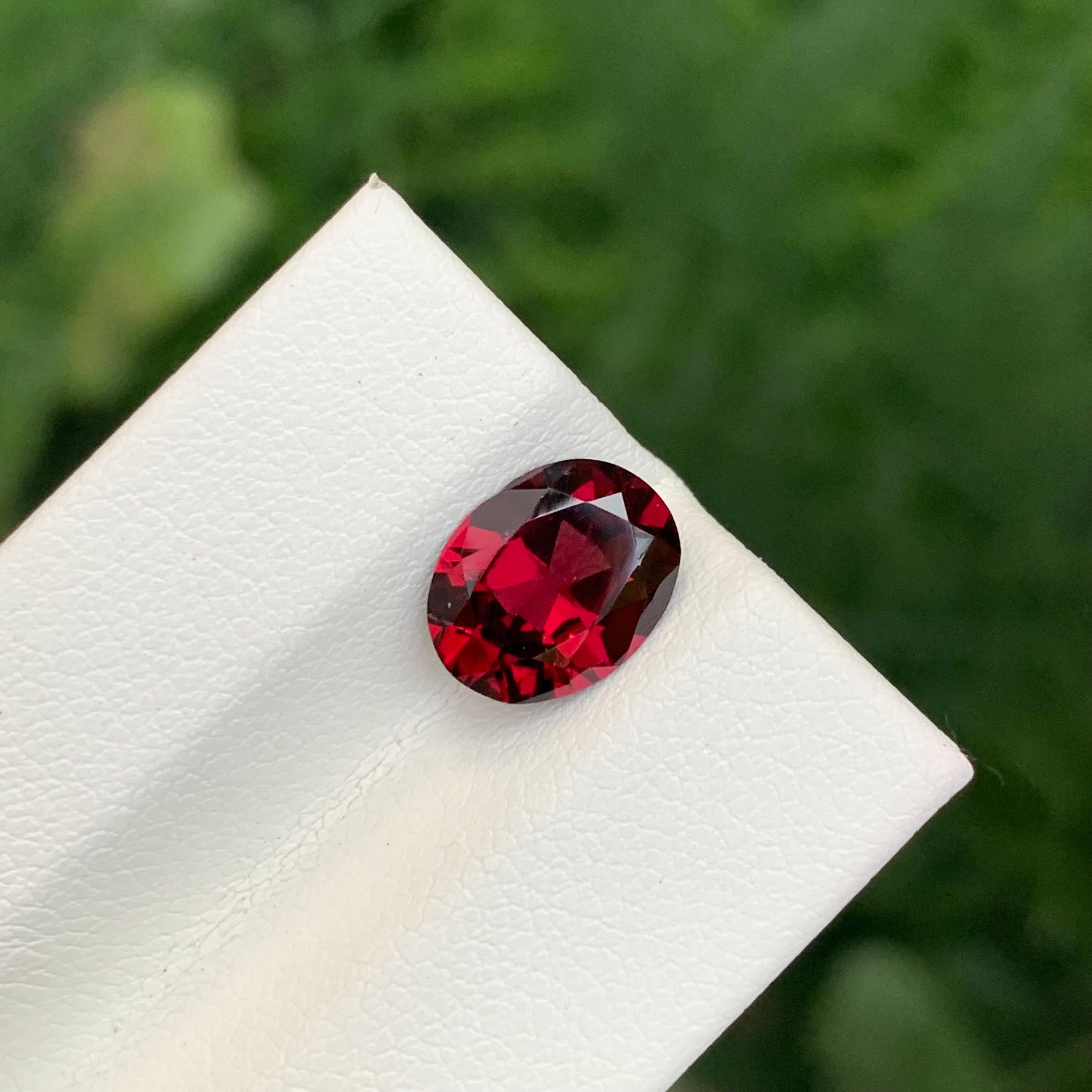 2.25 Carat Natural Loose Rhodolite Garnet Oval Shape Gemstone (grenat rhodolite en vrac de forme ovale) en vente 3