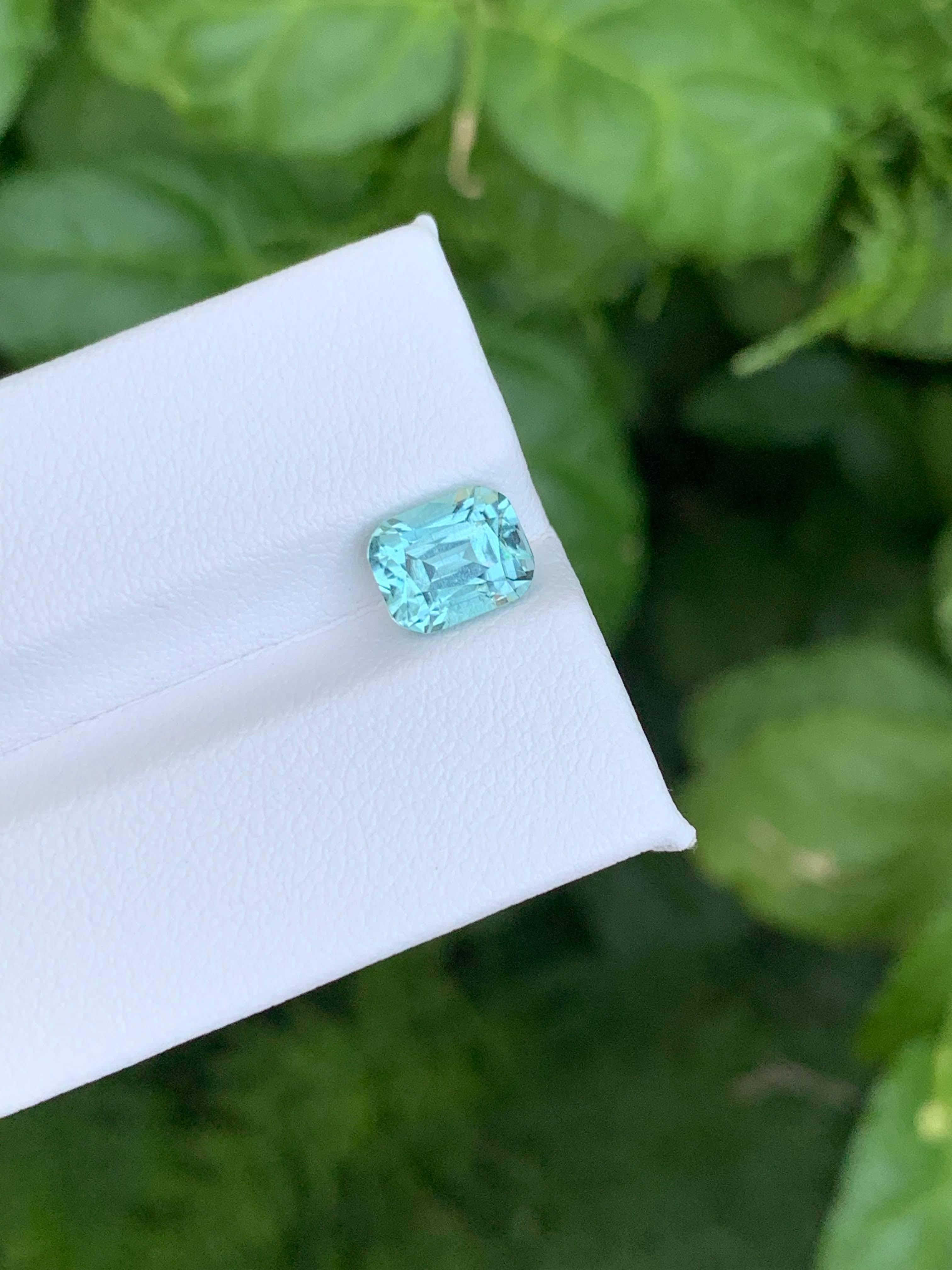 Moderne 2.25 Carat Natural Loose Seafoam Tourmaline Stone Cushion Cut Afghan Gemstone (pierre précieuse afghane) en vente