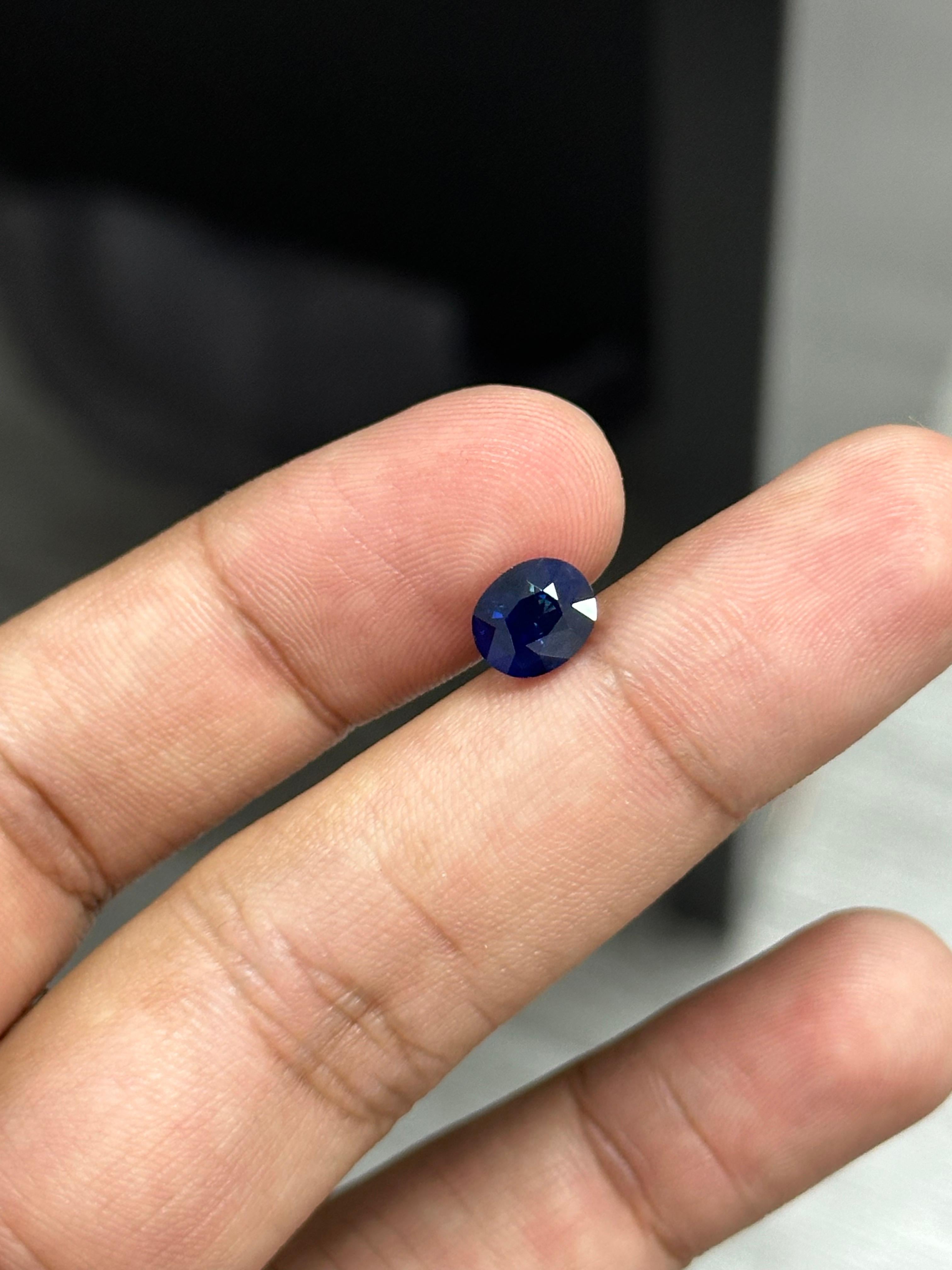 Taille ovale Saphir ovale sans chaleur de 2,25 carats en vente