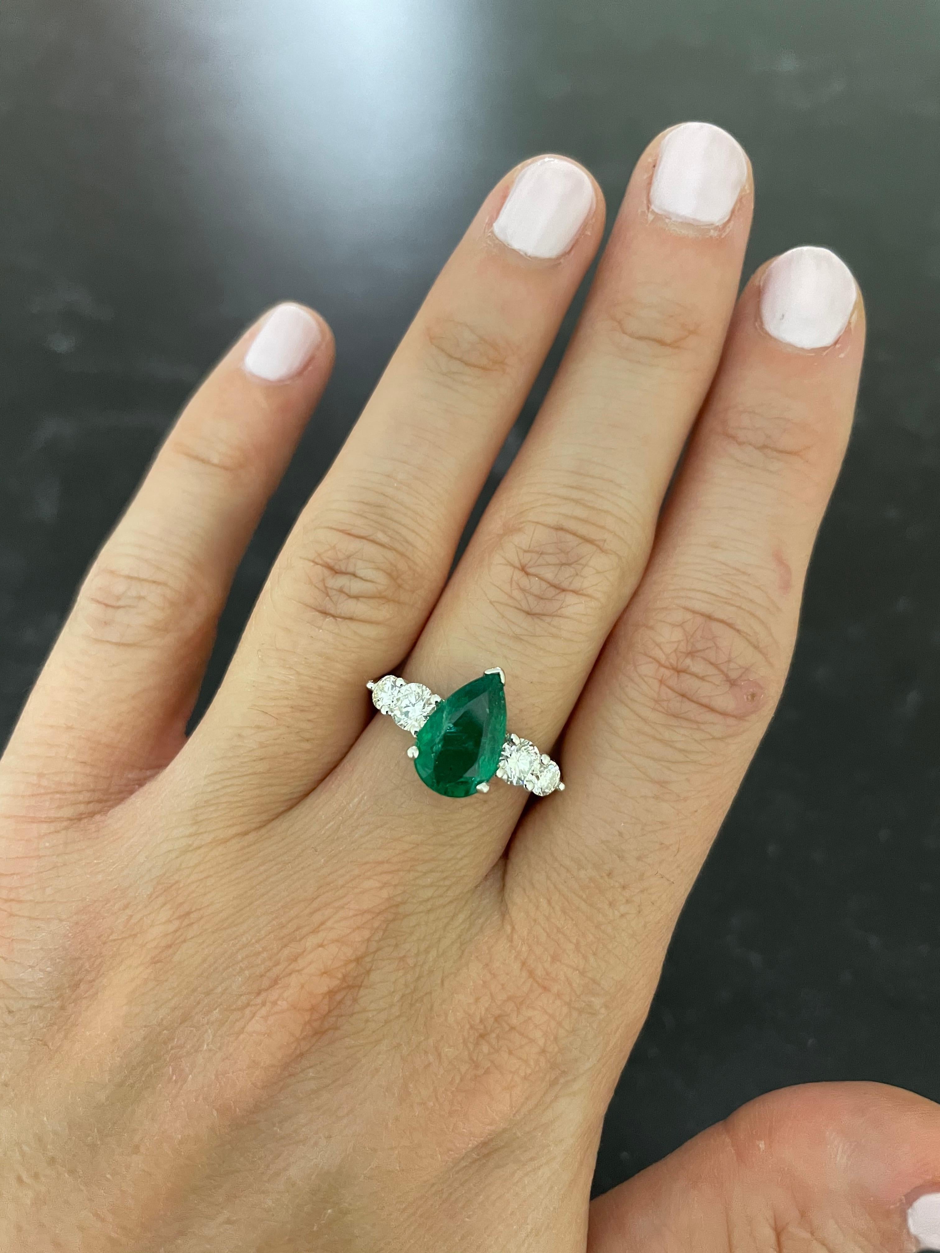 2.25 Carat Pear Shape Emerald and Round White Diamond Ring 18 Karat Gold In New Condition In GREAT NECK, NY