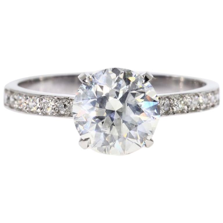2.25 carat Round Cut Diamond Engagement Ring On Platinum For Sale