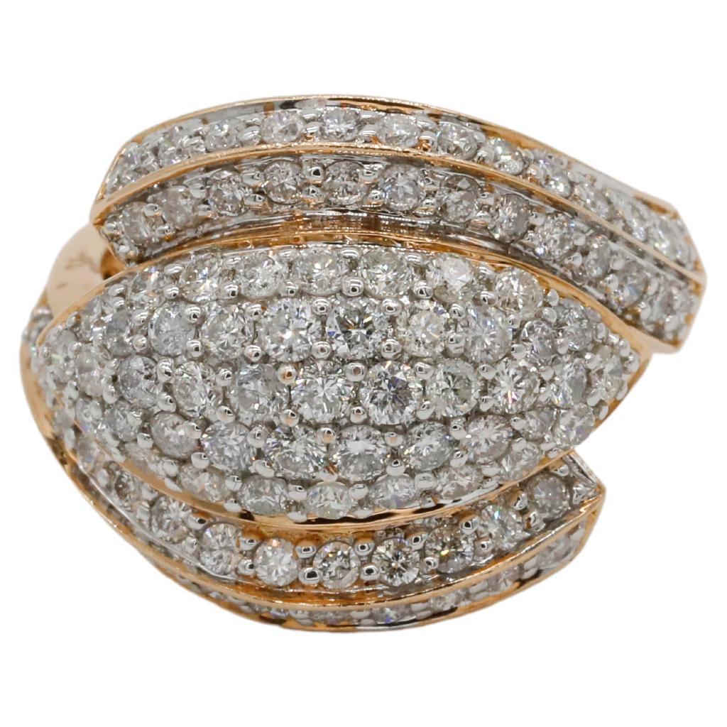 Bague en or rose 14k avec dôme et pavage de diamants ronds de 2,25 carats en vente