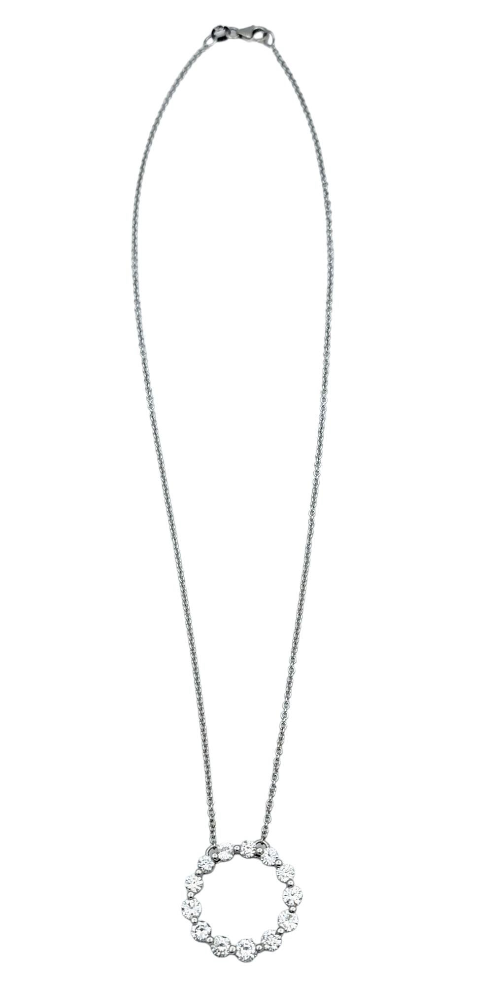 Collier pendentif cercle ouvert en or blanc 14 carats avec diamants ronds de 2,25 carats Pour femmes en vente