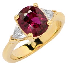 Bague en or jaune 18 carats avec rubis et diamants de 2,25 carats
