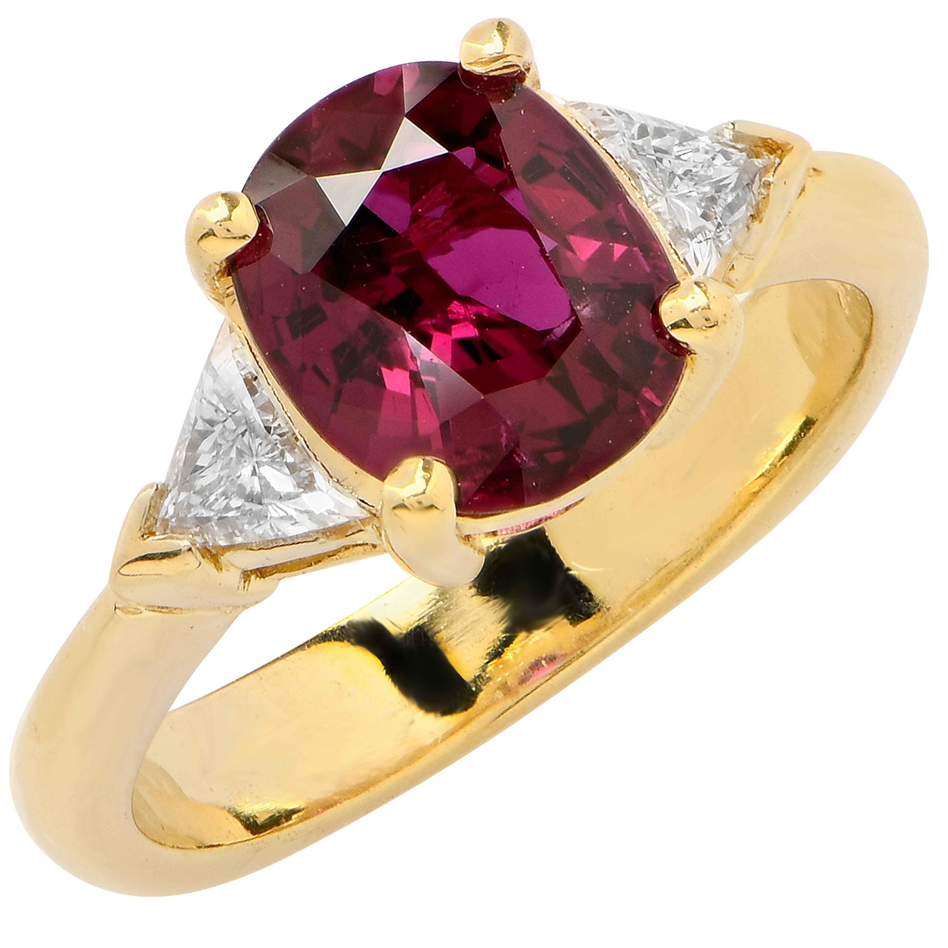 2.25 Carat Ruby and Diamond Ring 18 Karat Yellow Gold