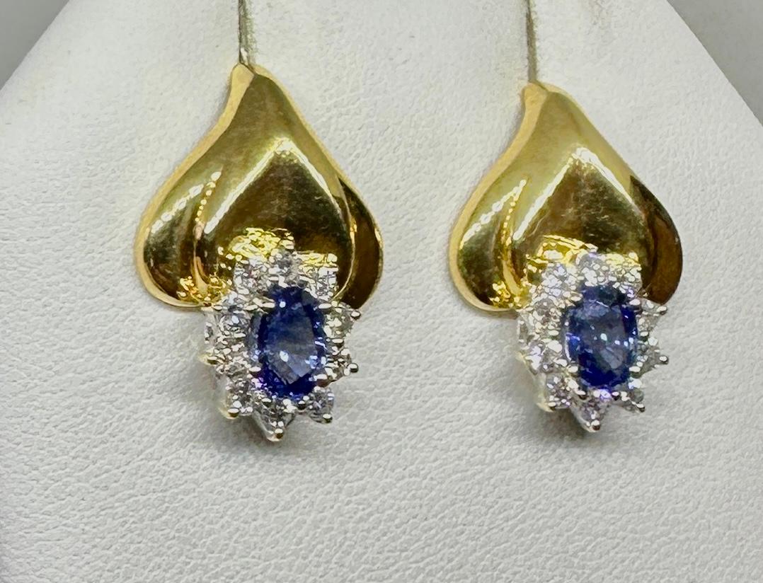 Orecchini a cerchio con zaffiro e 20 diamanti da 2,25 carati Cuore nuziale in oro 18 carati in vendita 1