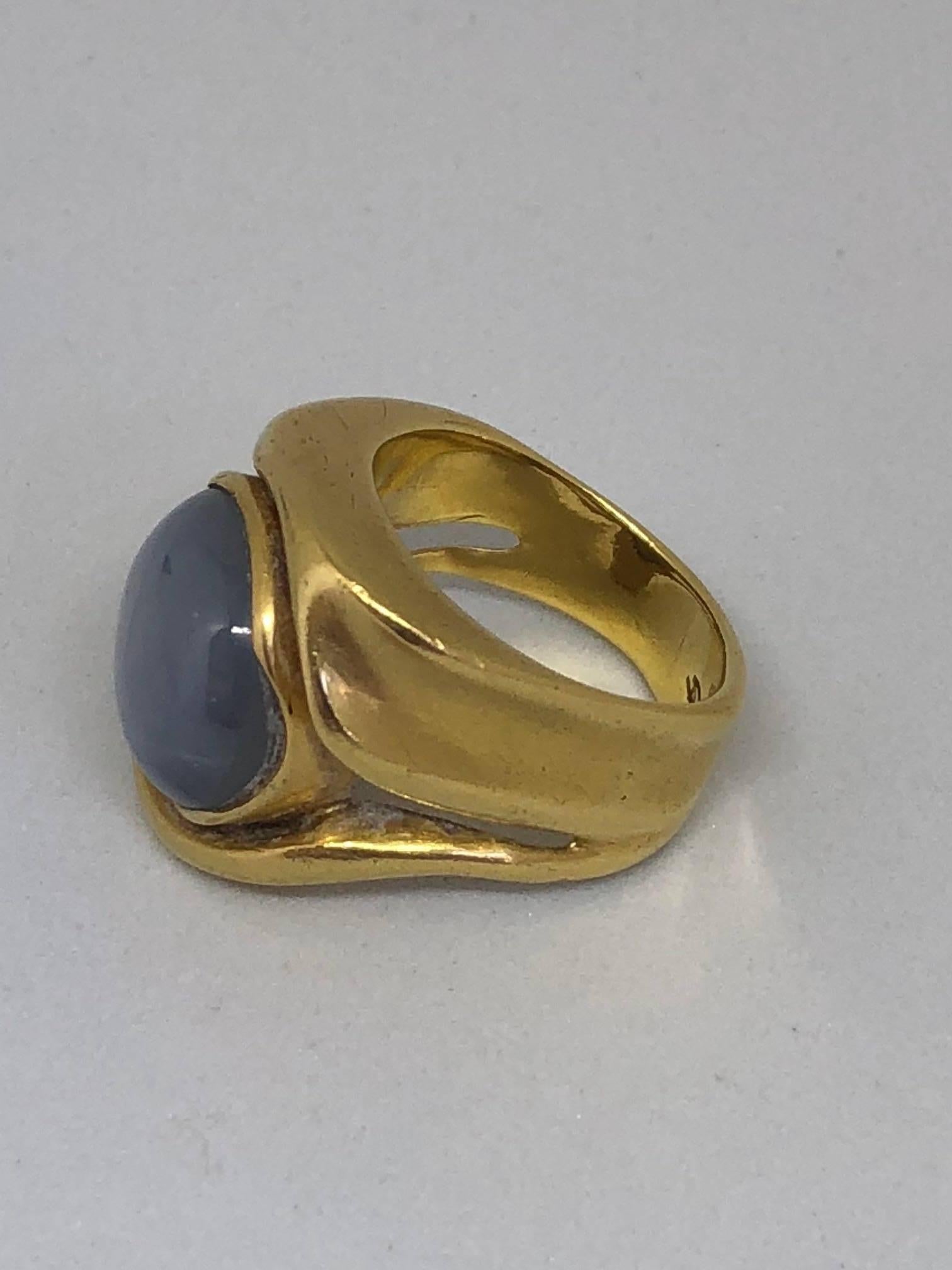 22.5 Carat “Star” Sapphire Gold Ring In New Condition In Cohasset, MA