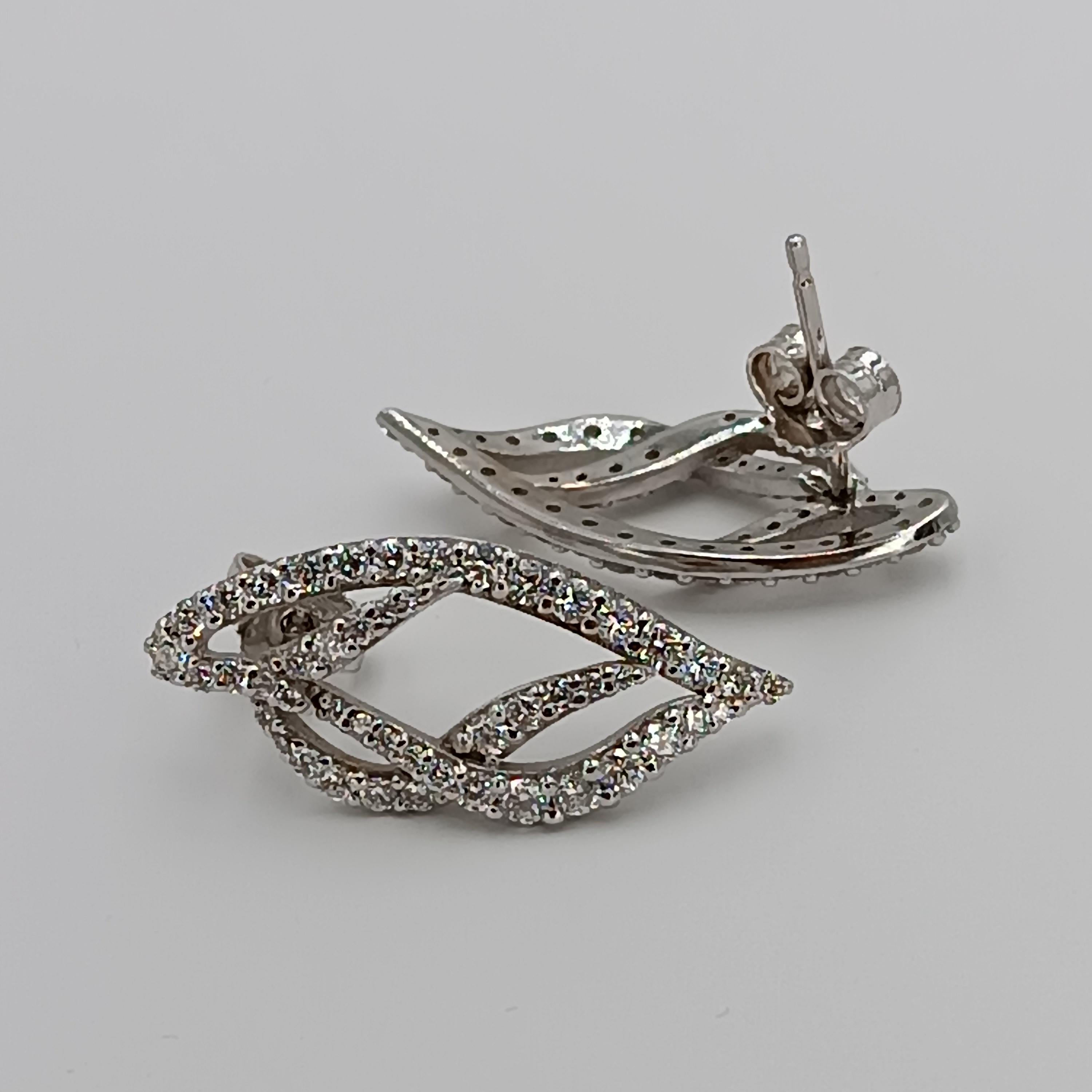 Contemporary 2.25 Carat VS G Grams 4, 44 Diamonds on 18 Carat White Gold Earrings For Sale
