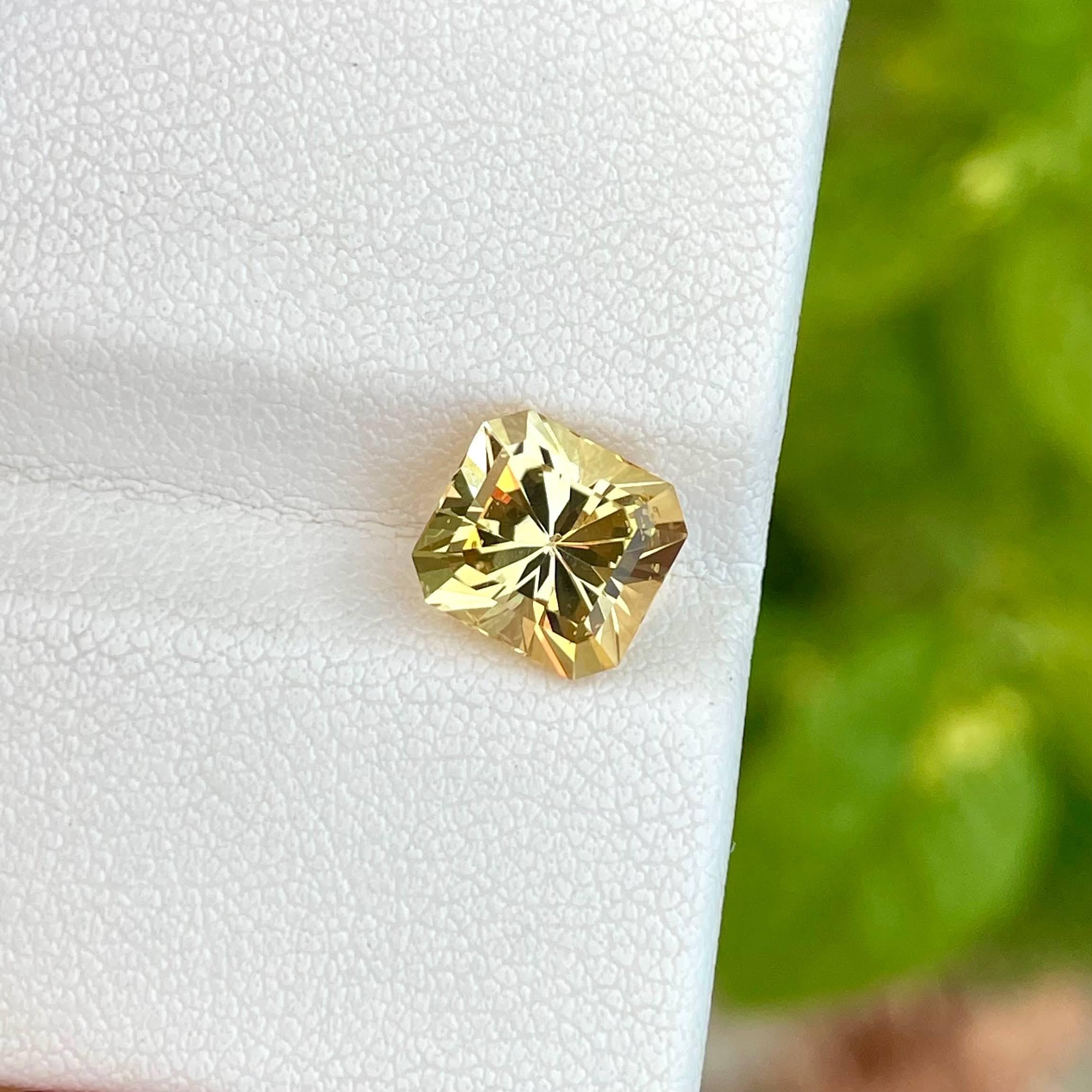 2.25 Karat Citrin Stein benutzerdefinierte Präzisionsschliff natürlichen brasilianischen Edelstein (Gemischter Schliff) im Angebot