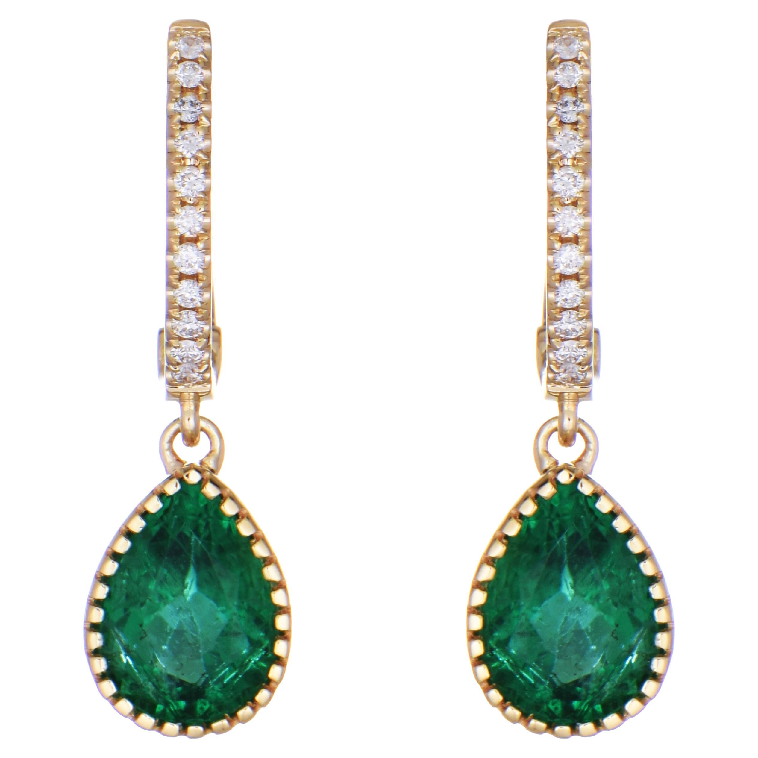 2.25 Carats Emerald and White Diamond Yellow Gold Earrings