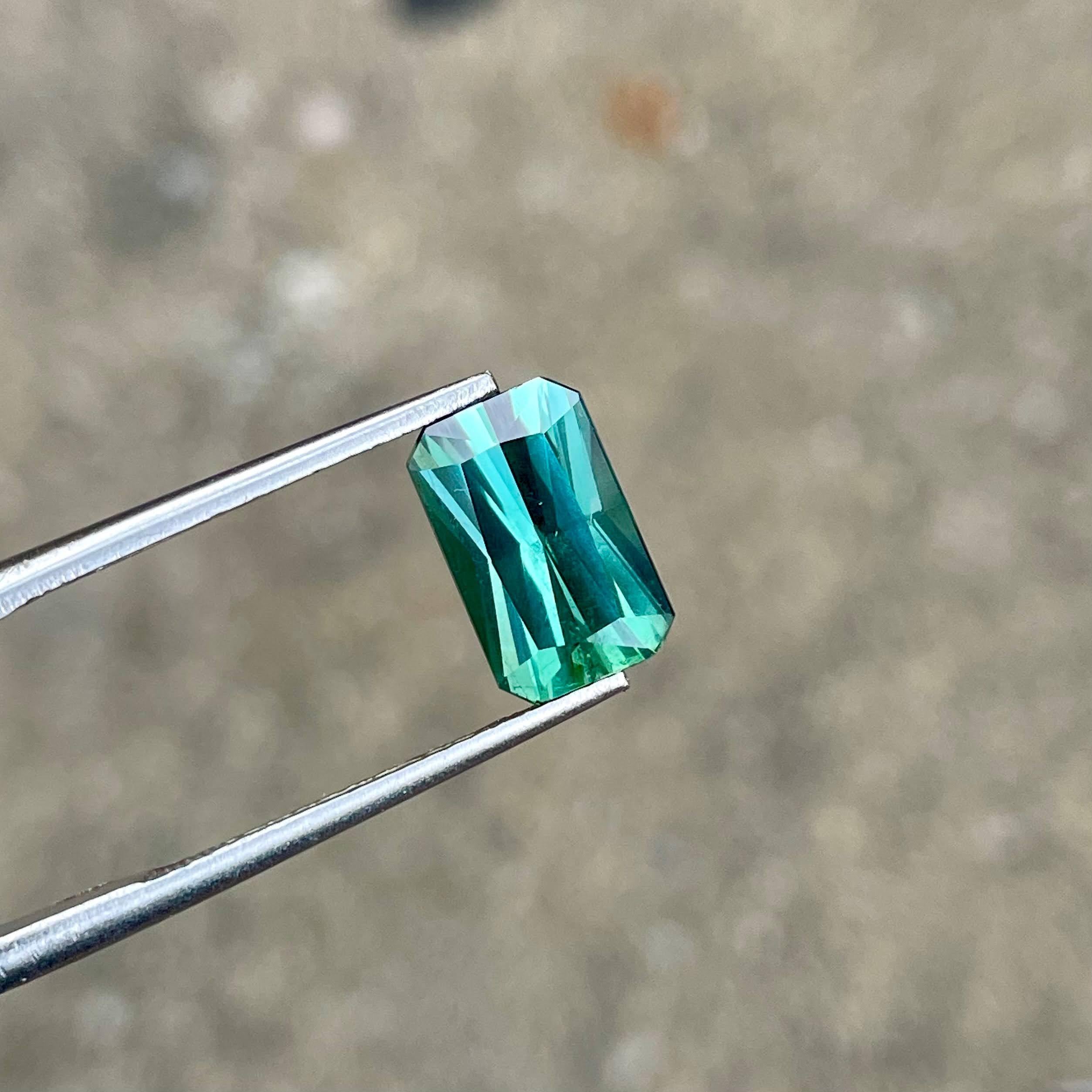 Ottagono 2.54 carati di tormalina blu verdastra pietra taglio a forbice Gemma africana in vendita