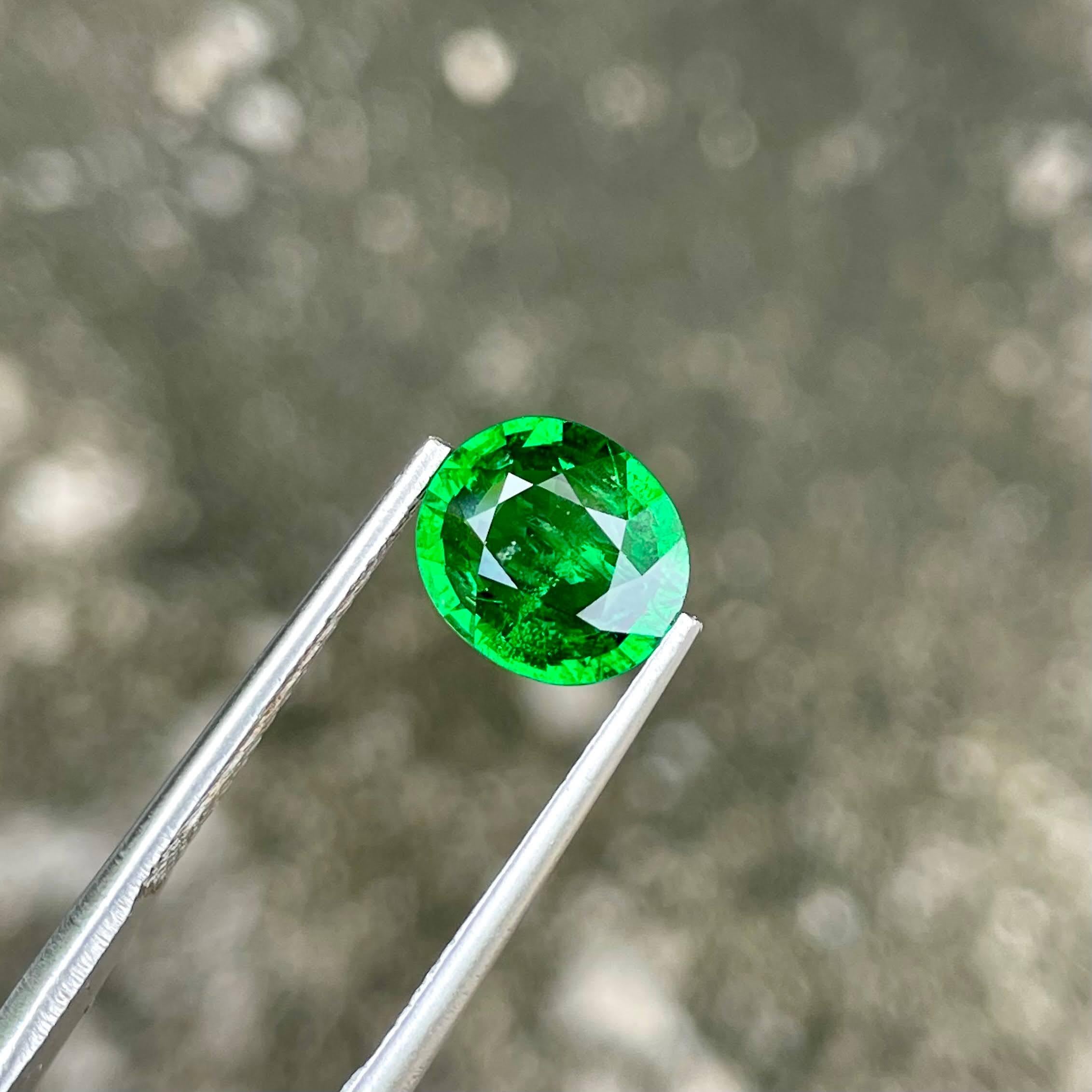 Taglio ovale 2,25 carati di Greene & Greene Leaf, pietra granata keniota dal taglio ovale in vendita