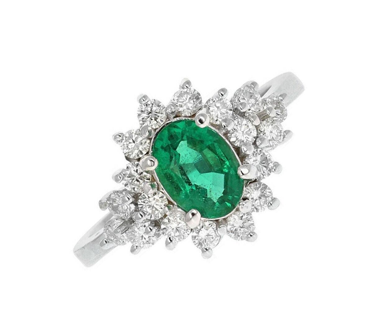 2.25 Carats Natural Emerald and Diamond 14K Solid White Gold Ring In New Condition For Sale In Los Angeles, CA