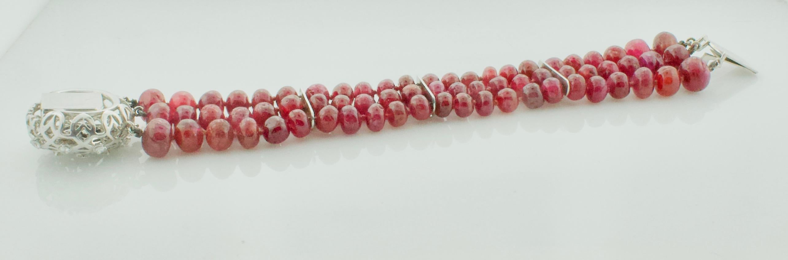 225 Carats Ruby Bead and Diamond Bracelet in White Gold Circa 1950's In Excellent Condition For Sale In Wailea, HI