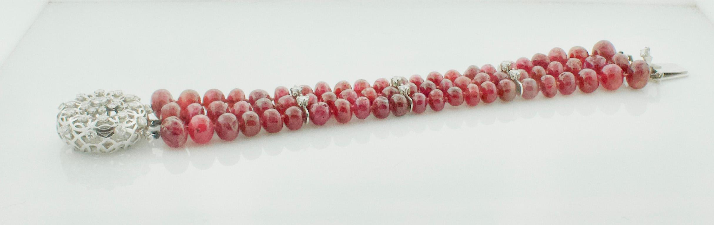 225 Carats Ruby Bead and Diamond Bracelet in White Gold Circa 1950's For Sale 3