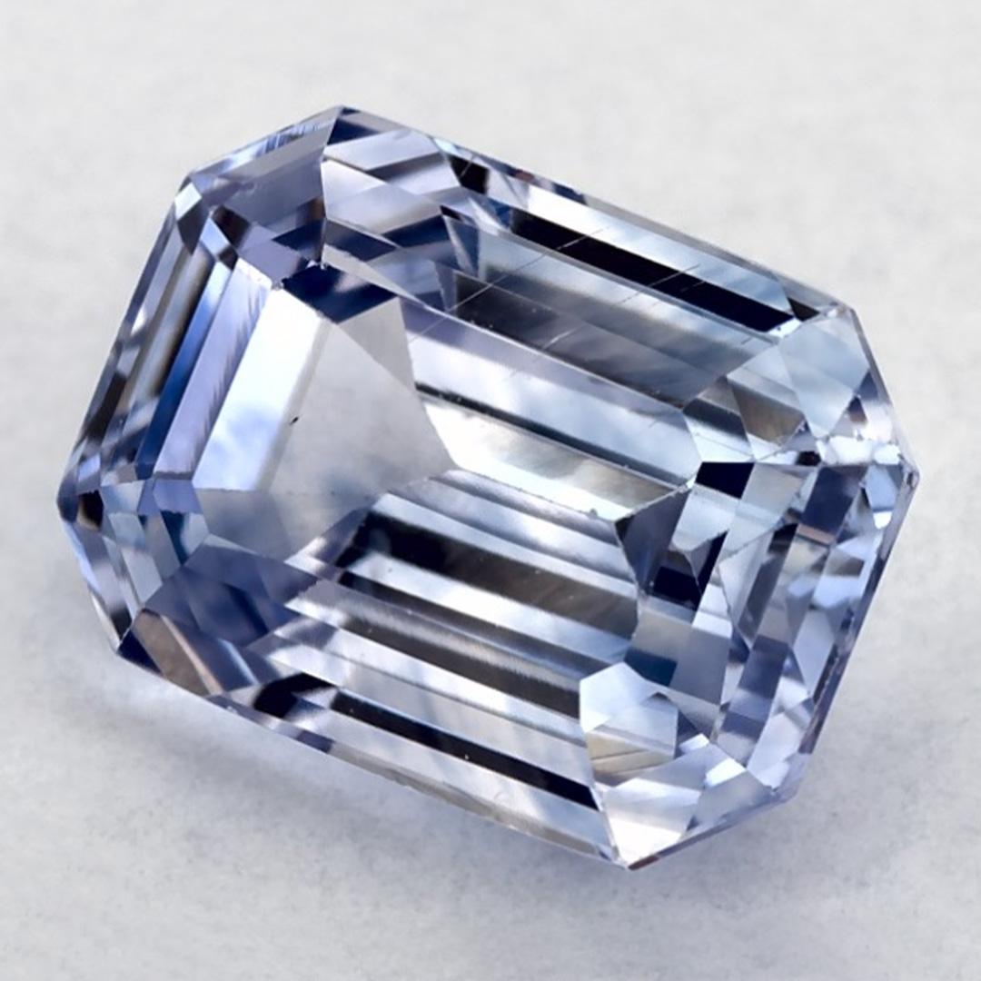 Una piedra de nacimiento de septiembre muy preciosa con un encantador color azul. Se cree que traen buena suerte y fortuna a la vida.

Explora la vibrante colección de esmeraldas, rubíes y zafiros de nuestra tienda, disponibles como gemas sueltas y