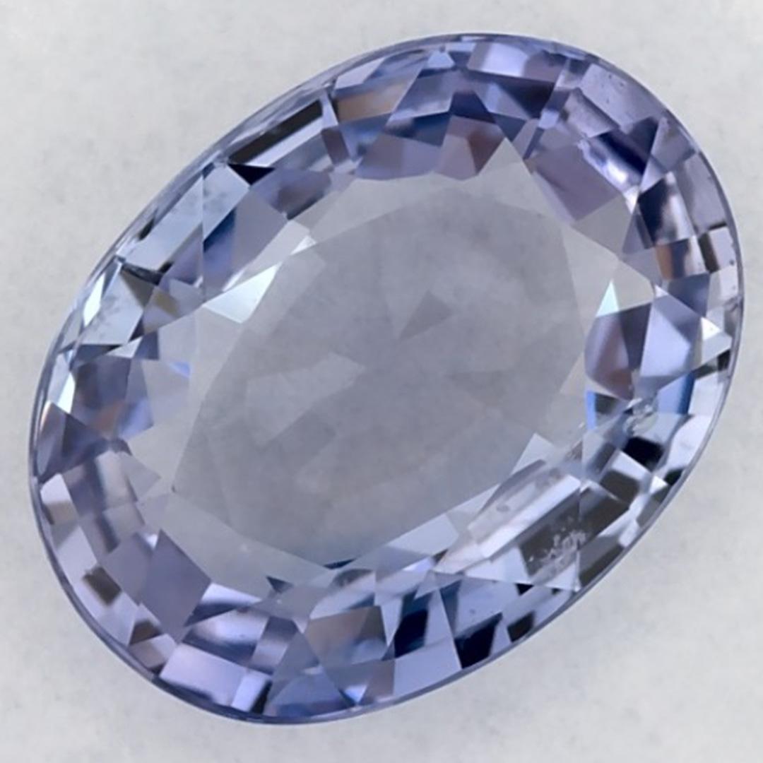 Ce saphir bleu naturel offre élégance et sophistication. Avec sa riche saturation de couleurs et sa coupe précise, il constitue la pièce maîtresse parfaite pour une bague de fiançailles ou une conception de bijoux de luxe.

Ce saphir provient du Sri