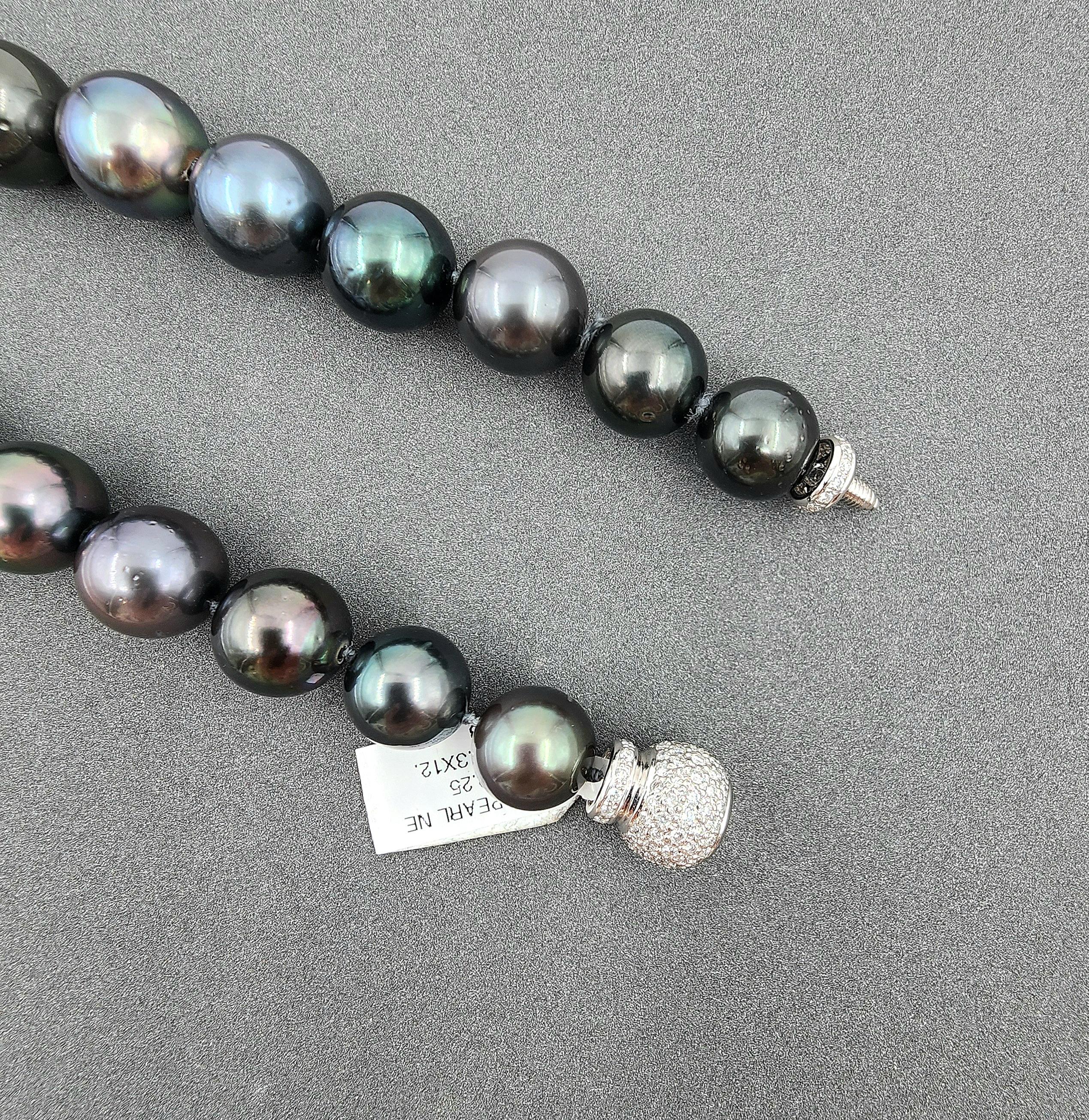 da uomo o donna Collana con diamanti da 2,25 carati e perle nere di Tahiti Nature in vendita