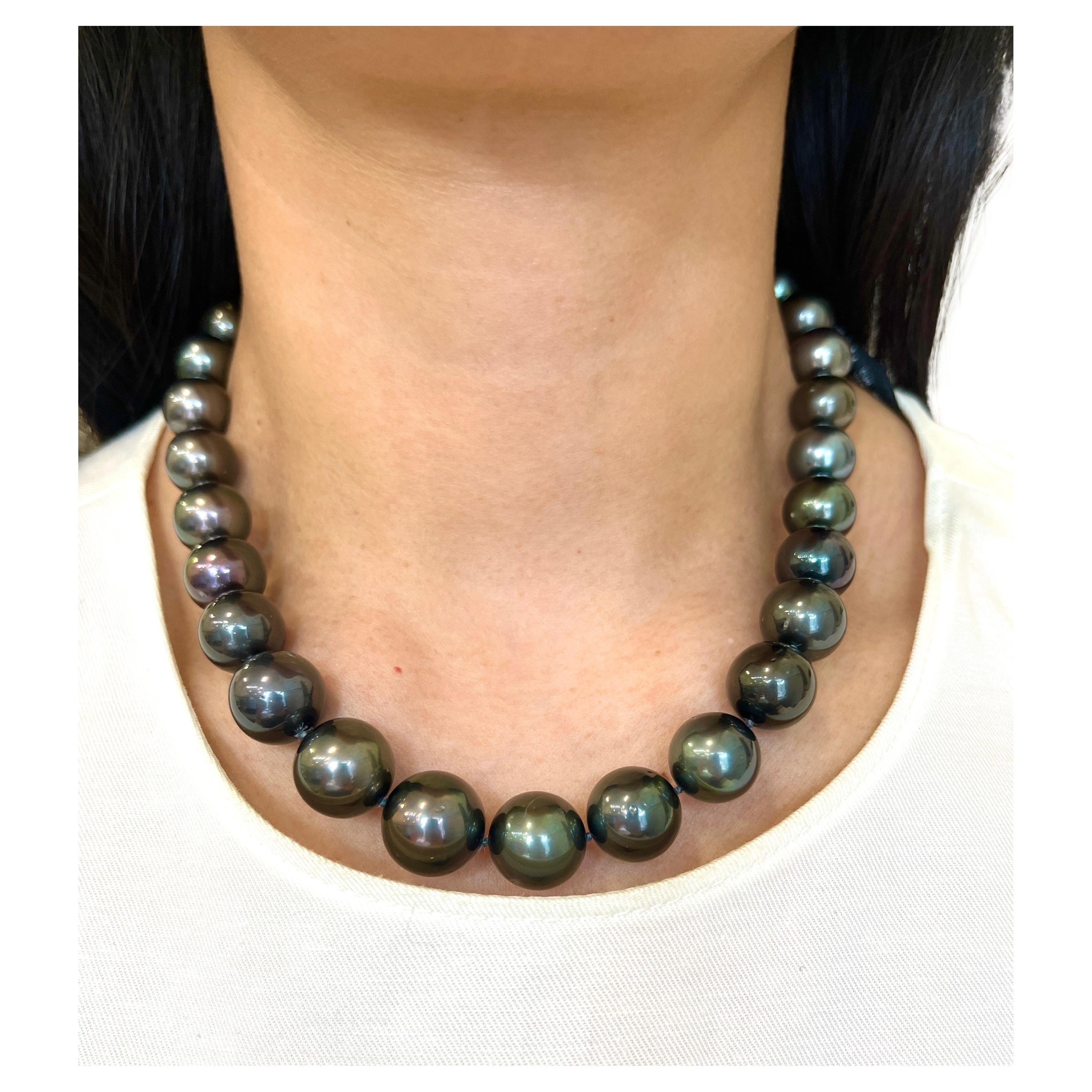 2.25 ct Diamond Clasp & Natural Black Tahitian Pearl Necklace For Sale