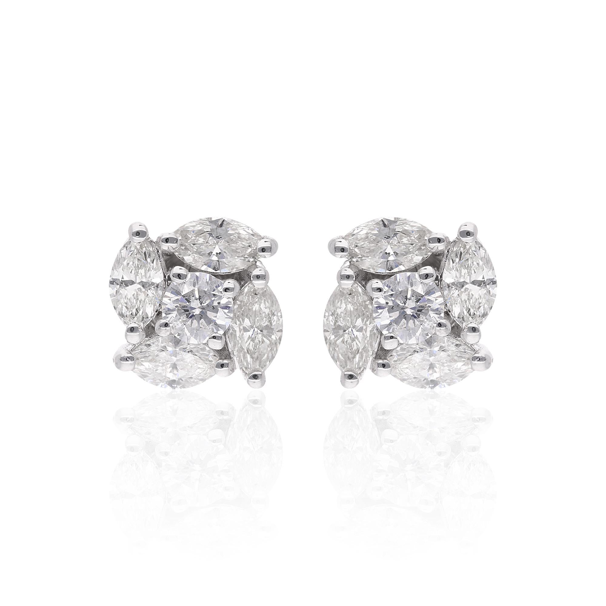 Eleva il tuo stile con questi squisiti orecchini con diamanti, caratterizzati da una splendida montatura a grappolo. Questi orecchini sono disponibili in oro rosa/oro giallo/oro bianco, 10k/14k/18k.

Sono un regalo perfetto per la mamma, la