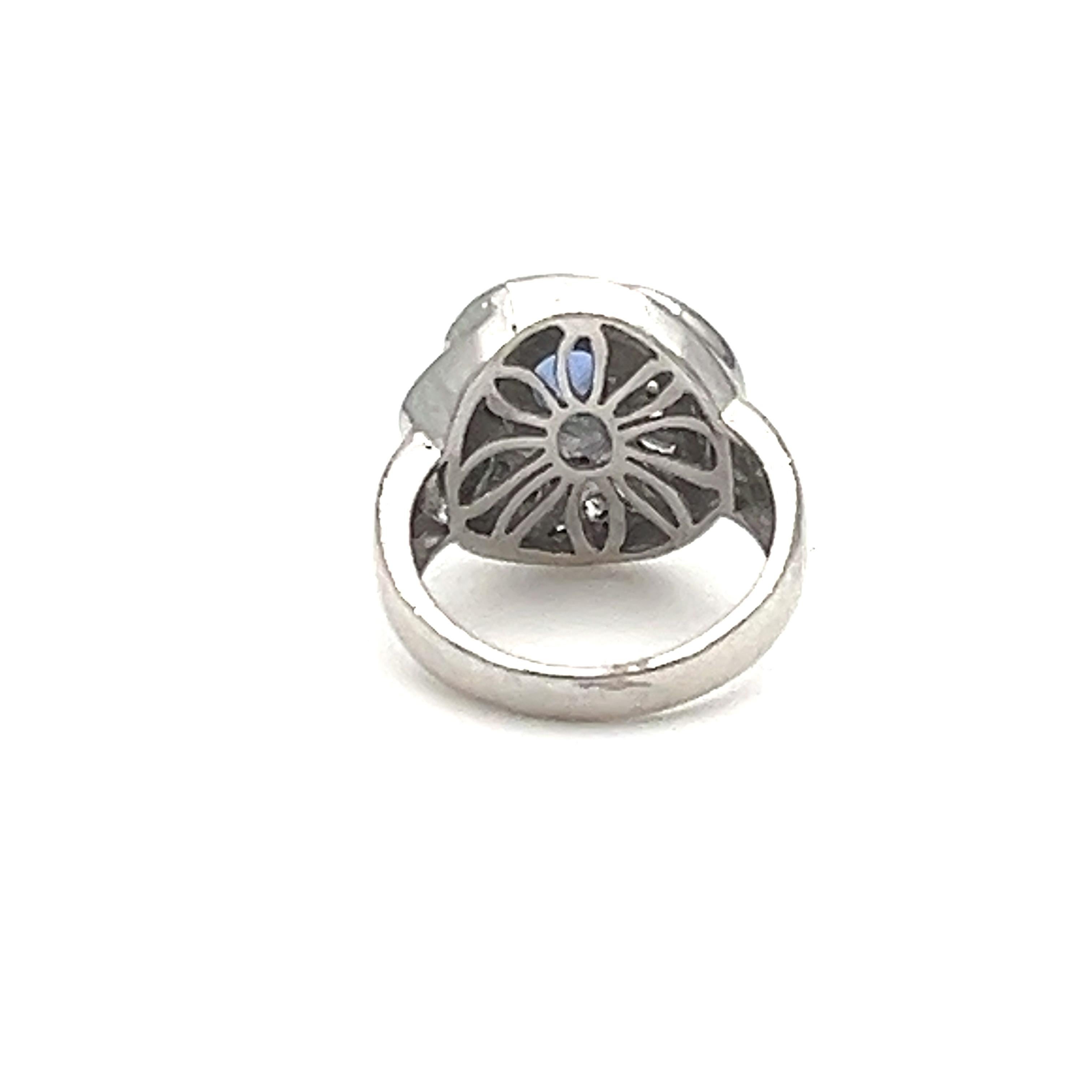 Women's or Men's 2.25 ct Tanzanite & Diamond Ring For Sale